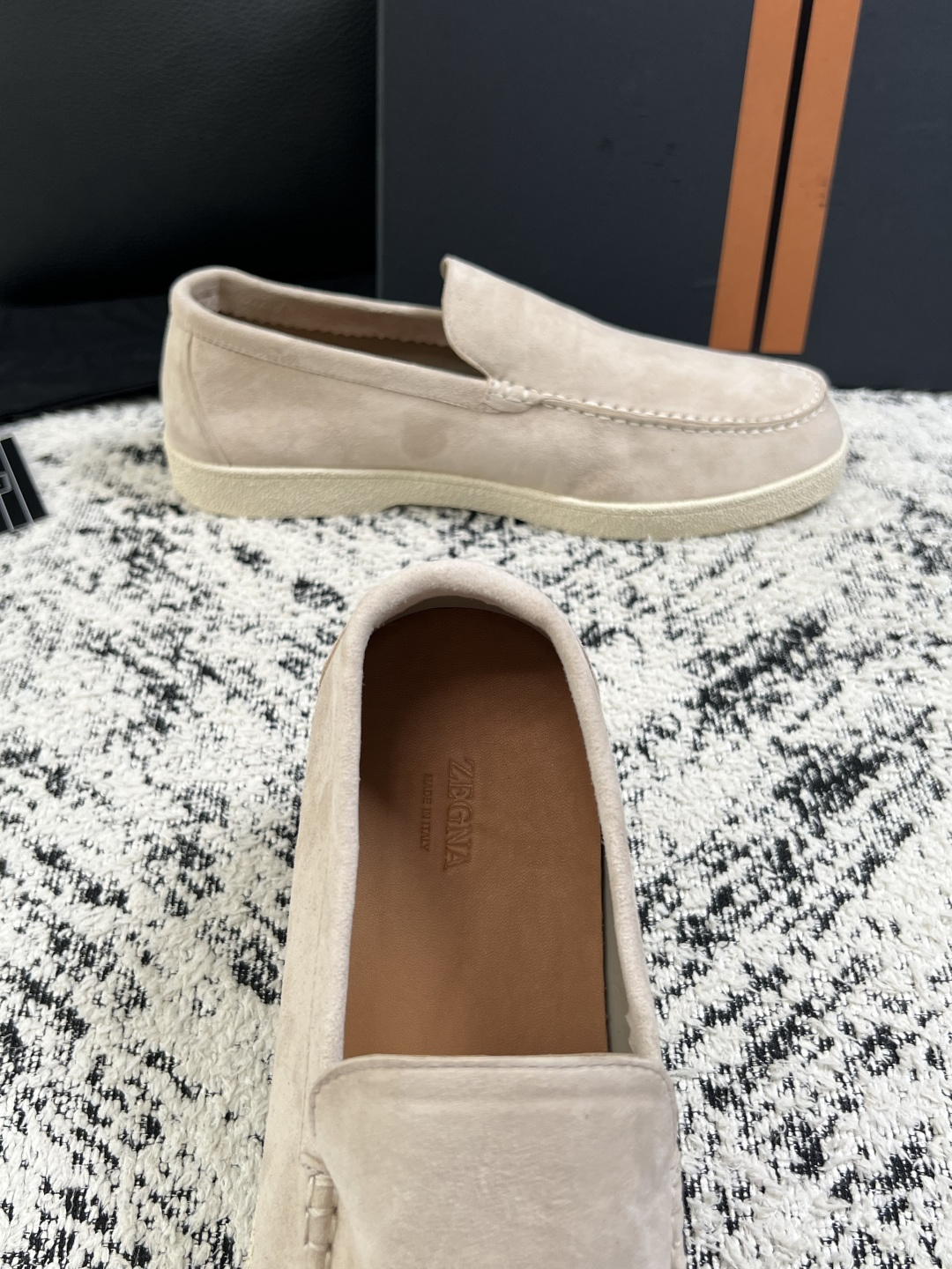 Zegna  高品质  顶级工艺品  杰尼亚  专柜新款原厂配置，意大利进口牛皮面料，进口牛里垫，透气舒适，鞋底：原厂特