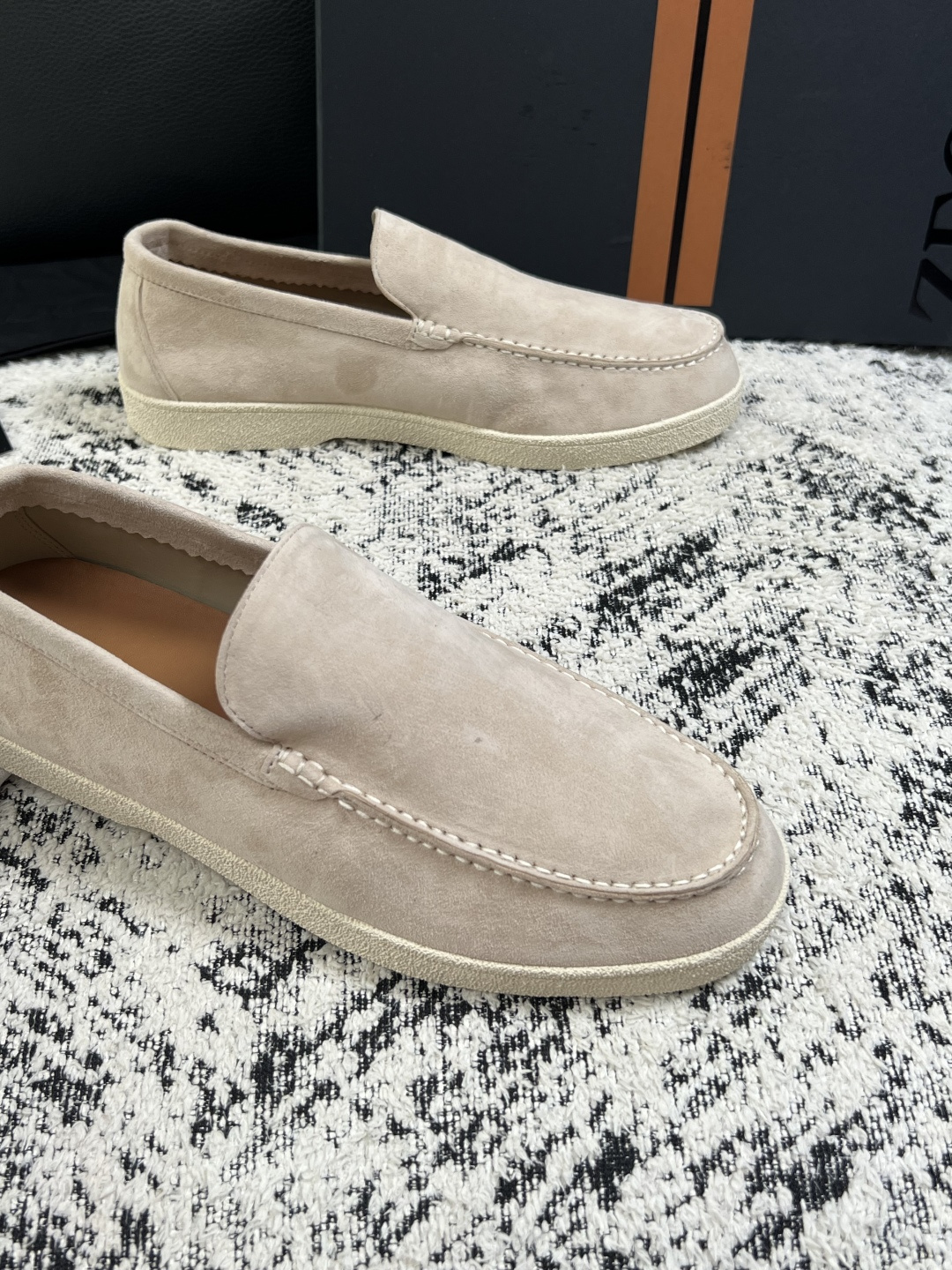 Zegna  高品质  顶级工艺品  杰尼亚  专柜新款原厂配置，意大利进口牛皮面料，进口牛里垫，透气舒适，鞋底：原厂特