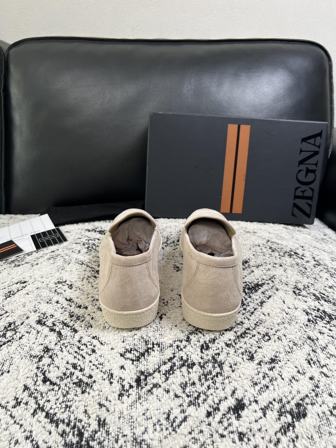 Zegna  高品质  顶级工艺品  杰尼亚  专柜新款原厂配置，意大利进口牛皮面料，进口牛里垫，透气舒适，鞋底：原厂特