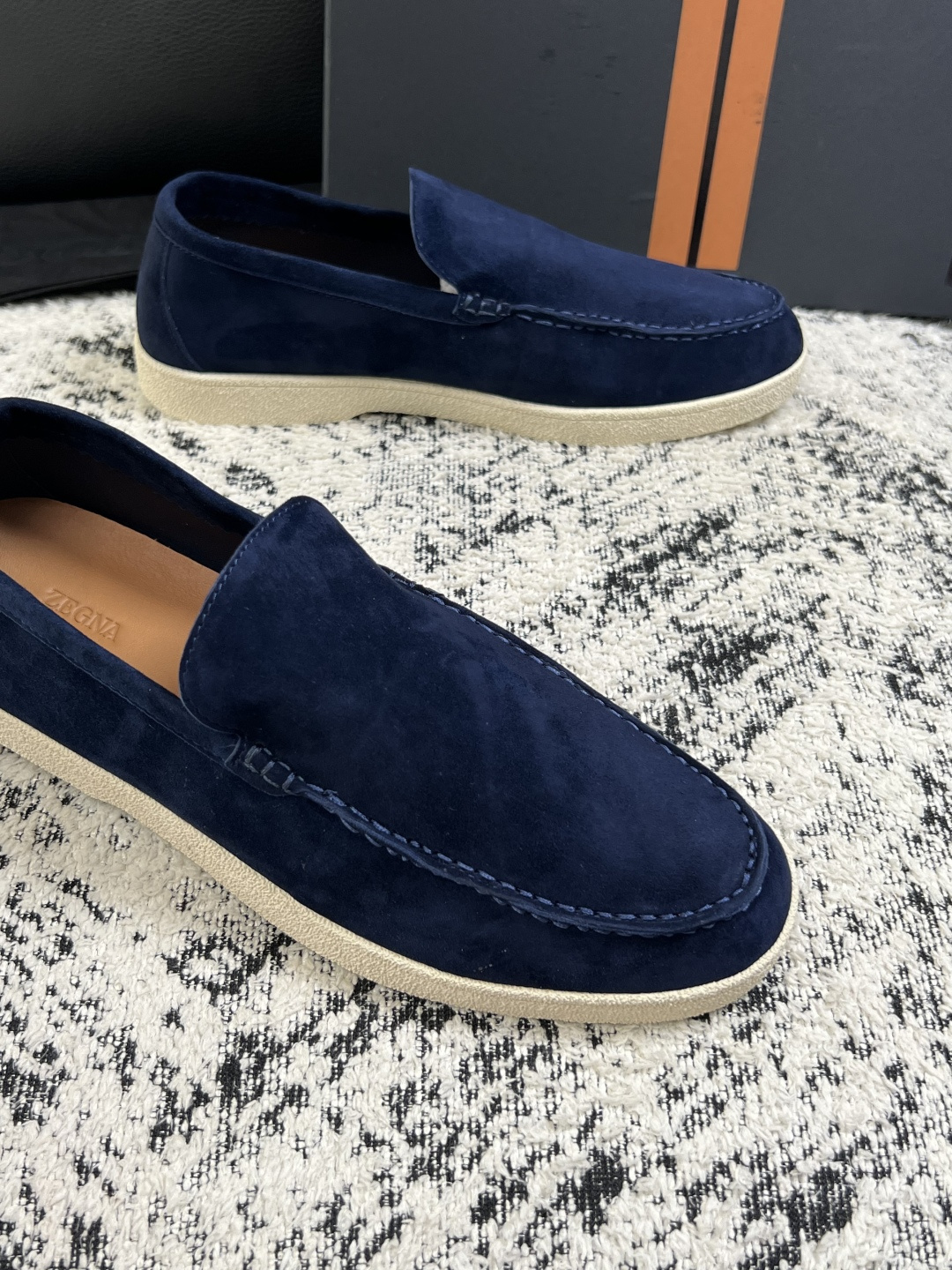 Zegna  高品质  顶级工艺品  杰尼亚  专柜新款原厂配置，意大利进口牛皮面料，进口牛里垫，透气舒适，鞋底：原厂特