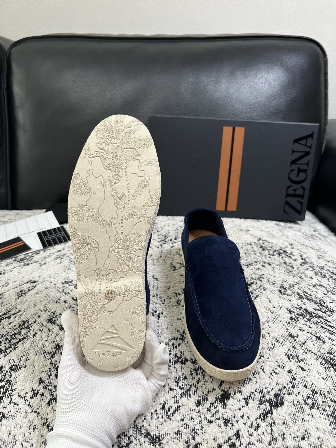 Zegna  高品质  顶级工艺品  杰尼亚  专柜新款原厂配置，意大利进口牛皮面料，进口牛里垫，透气舒适，鞋底：原厂特