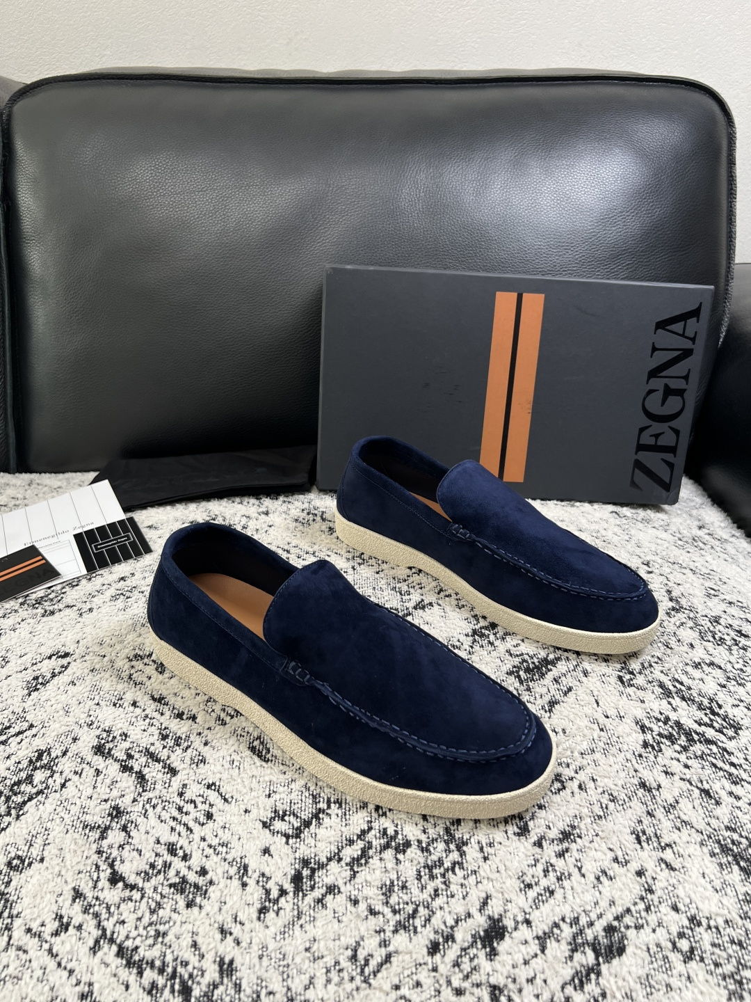 Zegna  高品质  顶级工艺品  杰尼亚  专柜新款原厂配置，意大利进口牛皮面料，进口牛里垫，透气舒适，鞋底：原厂特