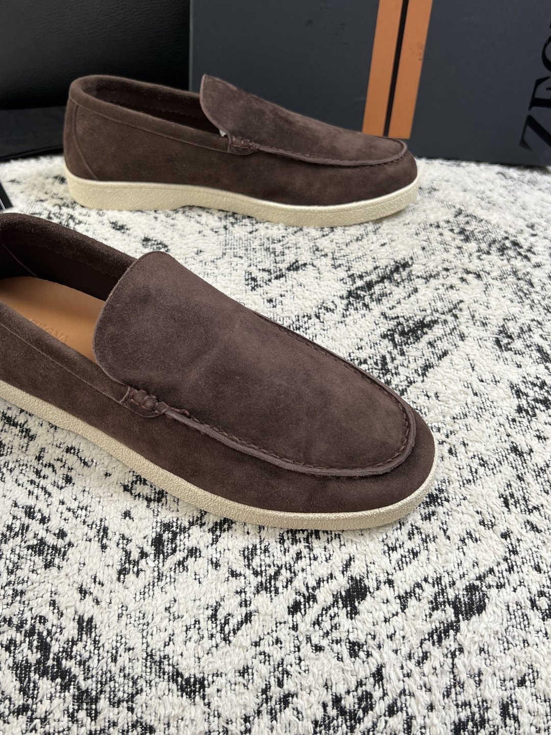 Zegna  高品质  顶级工艺品  杰尼亚  专柜新款原厂配置，意大利进口牛皮面料，进口牛里垫，透气舒适，鞋底：原厂特