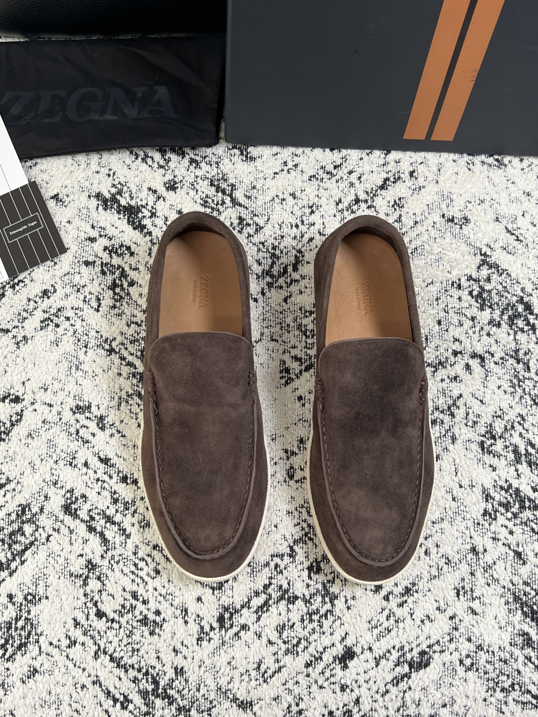 Zegna  高品质  顶级工艺品  杰尼亚  专柜新款原厂配置，意大利进口牛皮面料，进口牛里垫，透气舒适，鞋底：原厂特