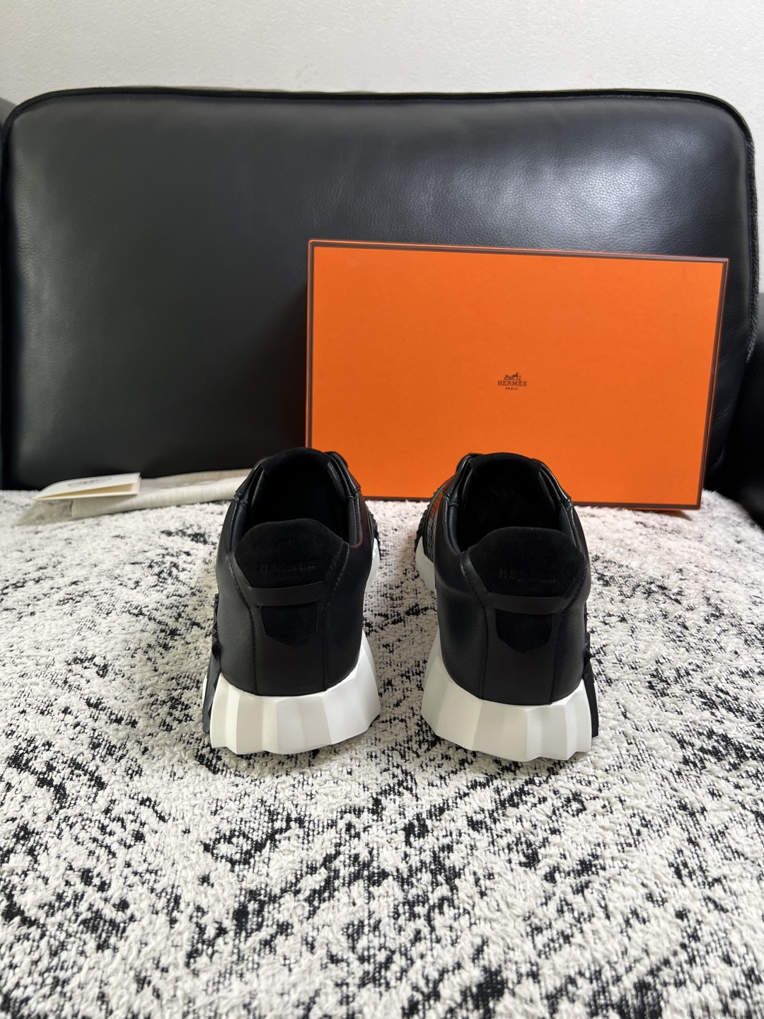 Hermes  高品质  顶级工艺品  爱马仕 专柜同步发售原厂配置，意大利进口原版牛皮面料，高品质拼接工艺，全进口水染