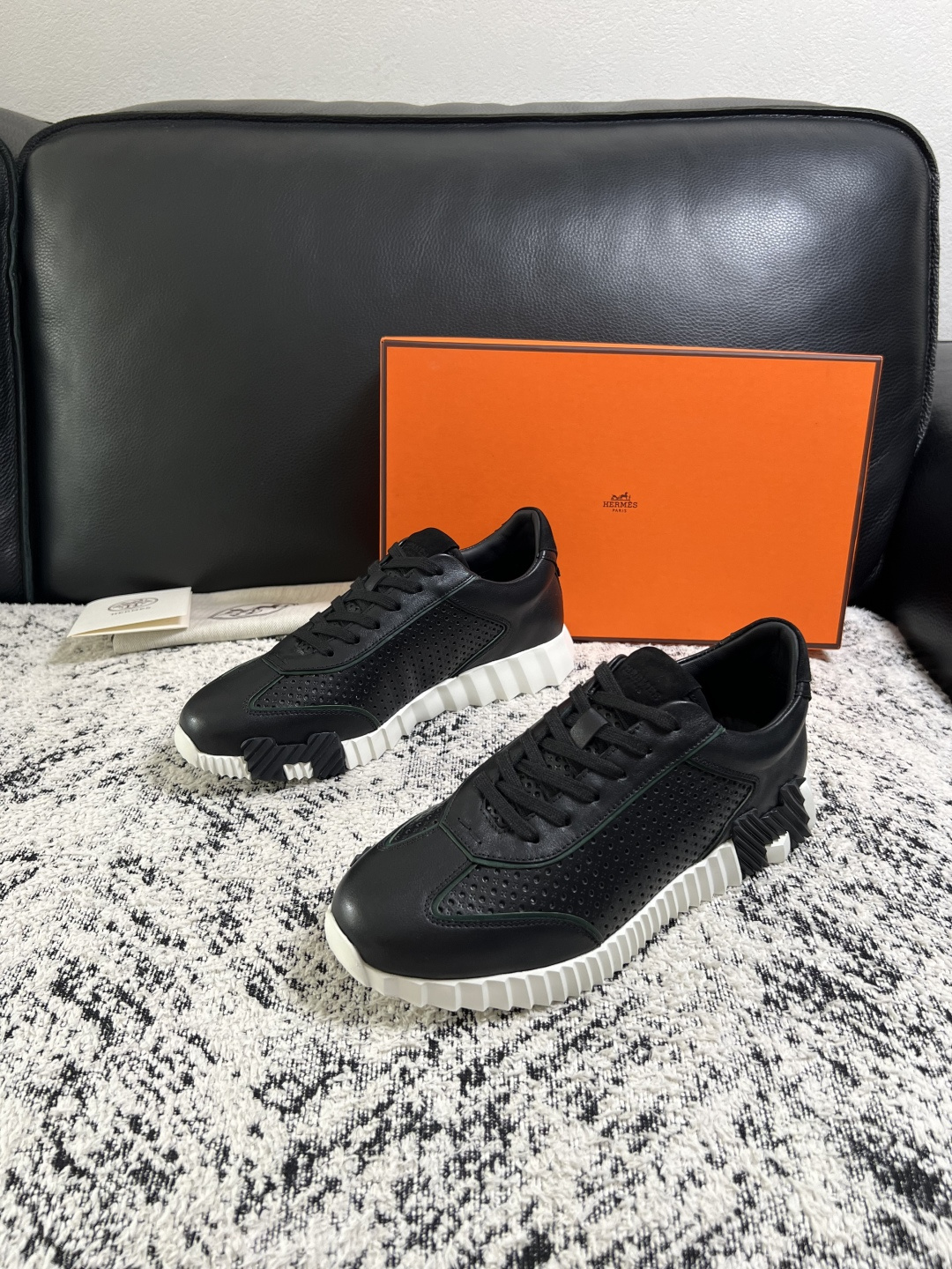 Hermes  高品质  顶级工艺品  爱马仕 专柜同步发售原厂配置，意大利进口原版牛皮面料，高品质拼接工艺，全进口水染