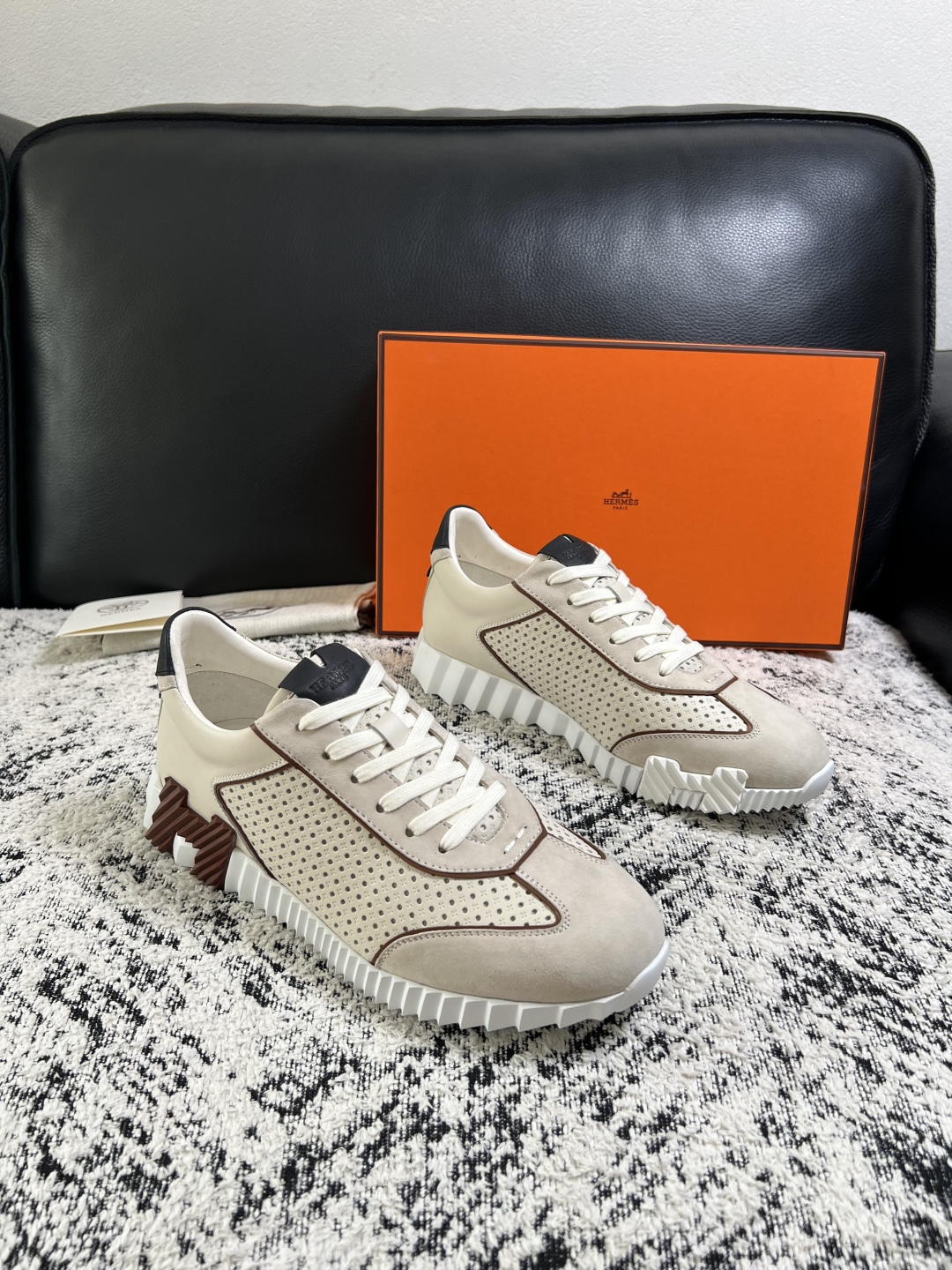 Hermes  高品质  顶级工艺品  爱马仕 专柜同步发售原厂配置，意大利进口原版牛皮面料，高品质拼接工艺，全进口水染