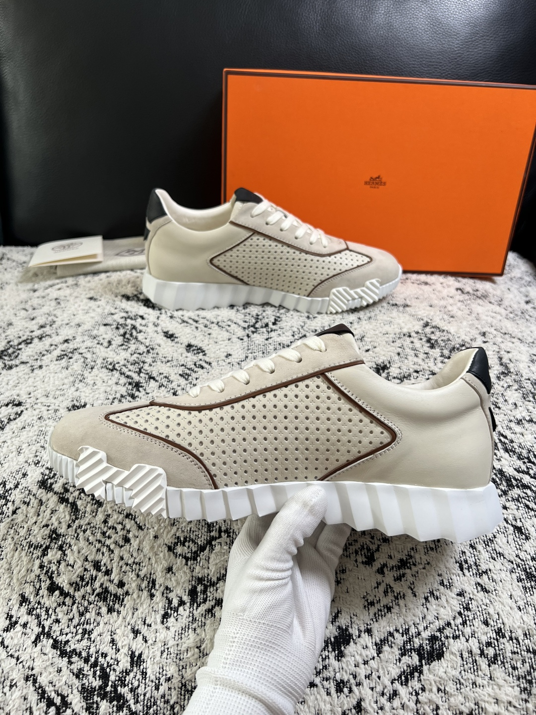Hermes  高品质  顶级工艺品  爱马仕 专柜同步发售原厂配置，意大利进口原版牛皮面料，高品质拼接工艺，全进口水染