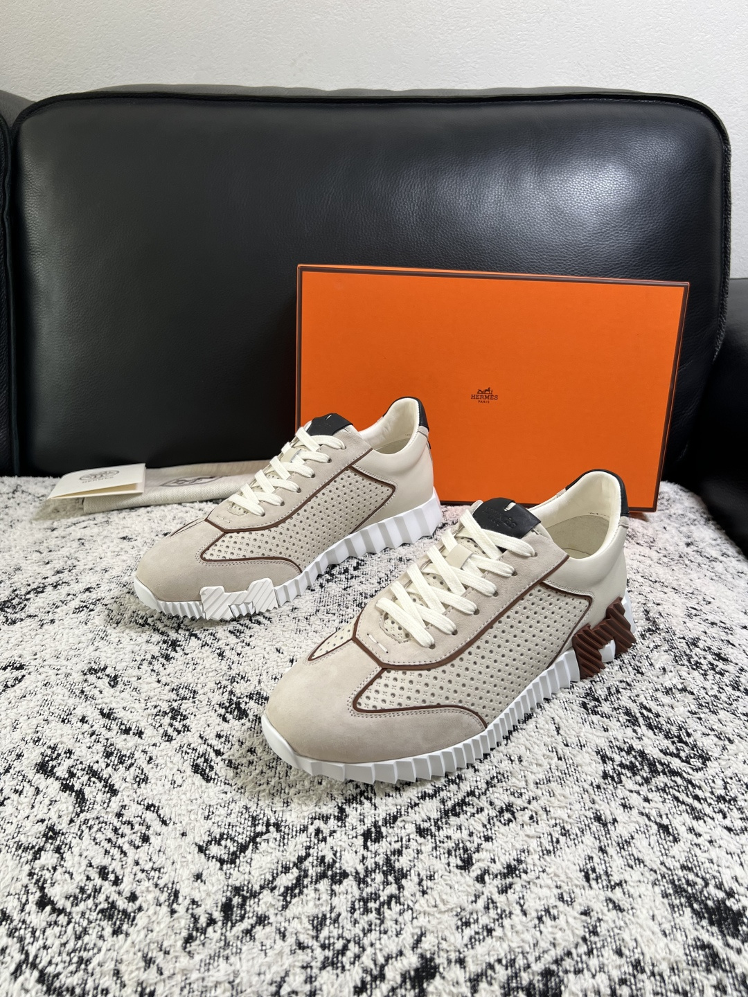 Hermes  高品质  顶级工艺品  爱马仕 专柜同步发售原厂配置，意大利进口原版牛皮面料，高品质拼接工艺，全进口水染
