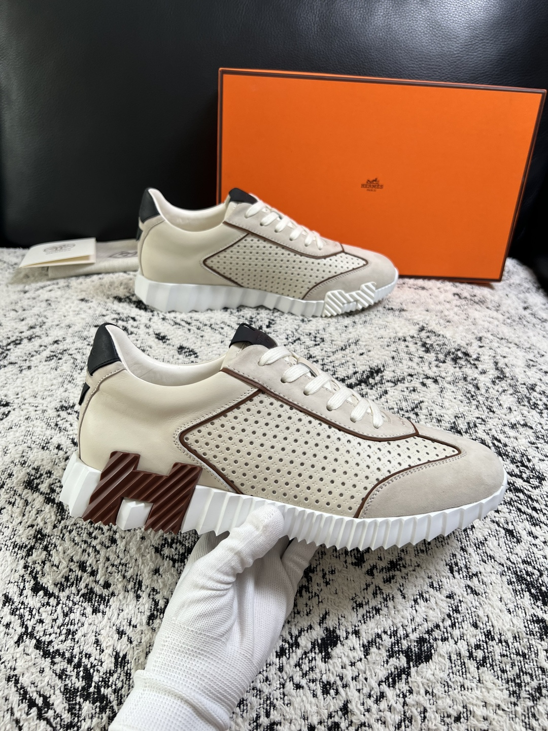 Hermes  高品质  顶级工艺品  爱马仕 专柜同步发售原厂配置，意大利进口原版牛皮面料，高品质拼接工艺，全进口水染