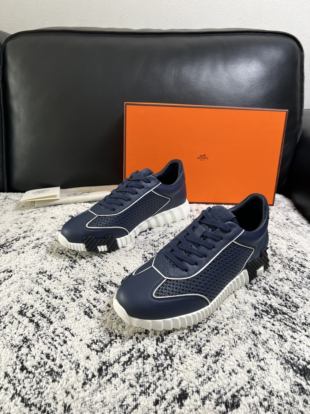 Hermes  高品质  顶级工艺品  爱马仕 专柜同步发售原厂配置，意大利进口原版牛皮面料，高品质拼接工艺，全进口水染