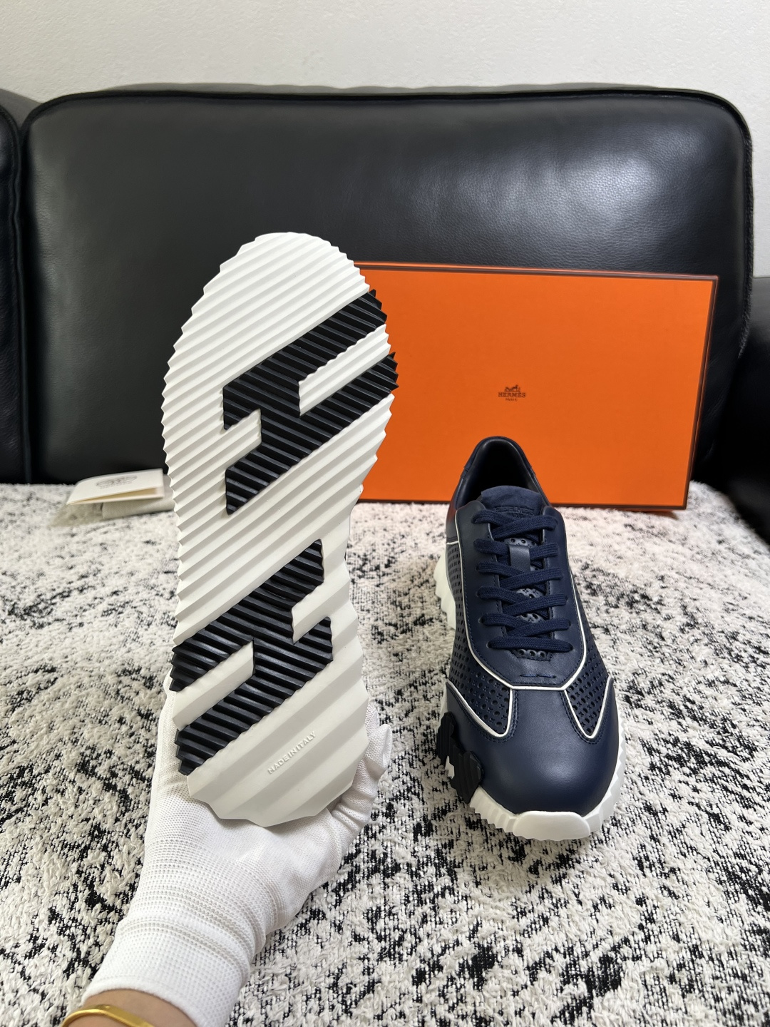 Hermes  高品质  顶级工艺品  爱马仕 专柜同步发售原厂配置，意大利进口原版牛皮面料，高品质拼接工艺，全进口水染