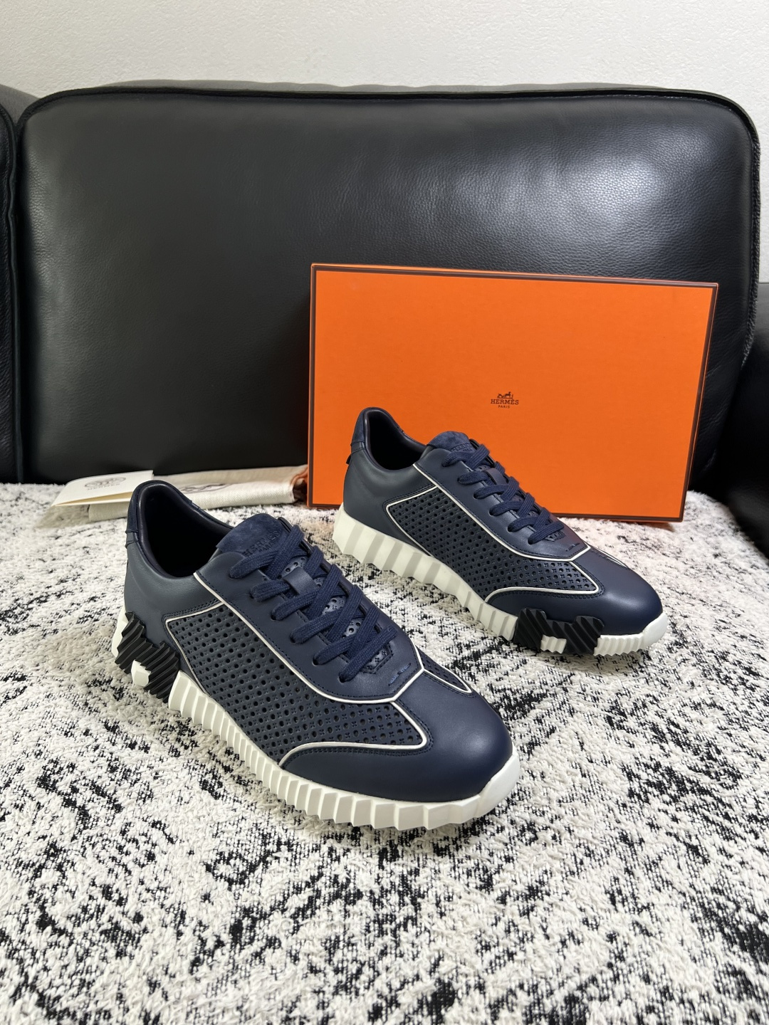 Hermes  高品质  顶级工艺品  爱马仕 专柜同步发售原厂配置，意大利进口原版牛皮面料，高品质拼接工艺，全进口水染