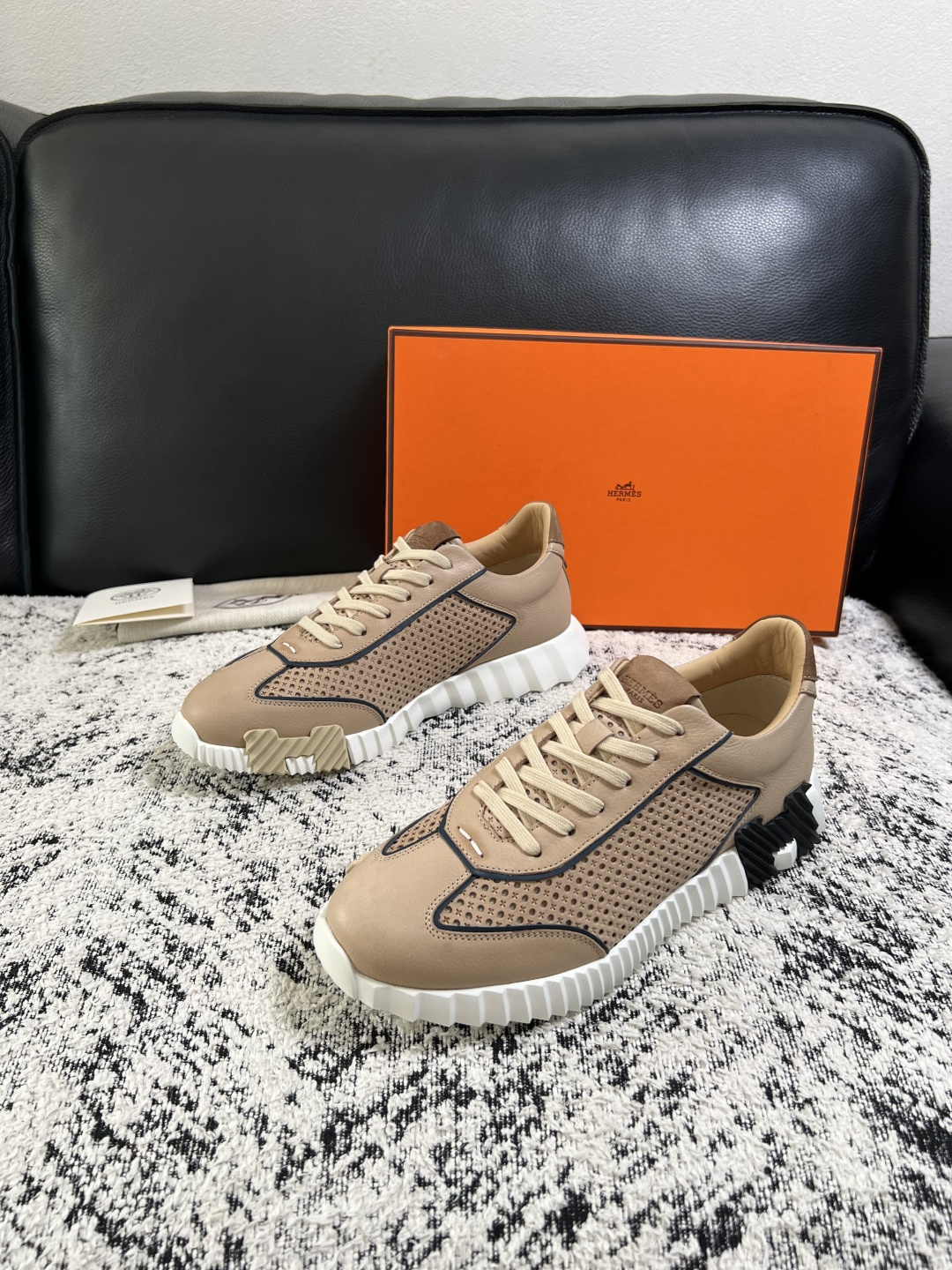 Hermes  高品质  顶级工艺品  爱马仕 专柜同步发售原厂配置，意大利进口原版牛皮面料，高品质拼接工艺，全进口水染