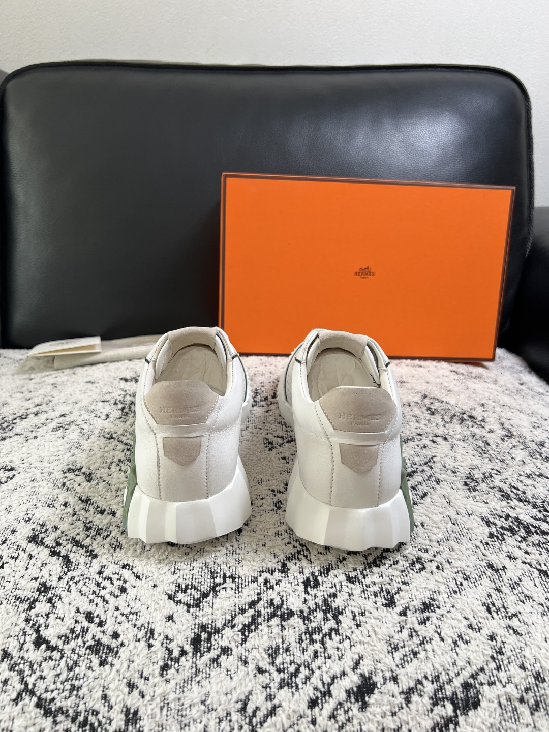 Hermes  高品质  顶级工艺品  爱马仕 专柜同步发售原厂配置，意大利进口原版牛皮面料，高品质拼接工艺，全进口水染