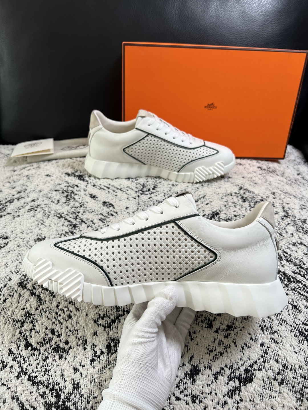 Hermes  高品质  顶级工艺品  爱马仕 专柜同步发售原厂配置，意大利进口原版牛皮面料，高品质拼接工艺，全进口水染