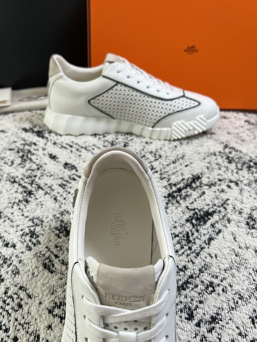 Hermes  高品质  顶级工艺品  爱马仕 专柜同步发售原厂配置，意大利进口原版牛皮面料，高品质拼接工艺，全进口水染