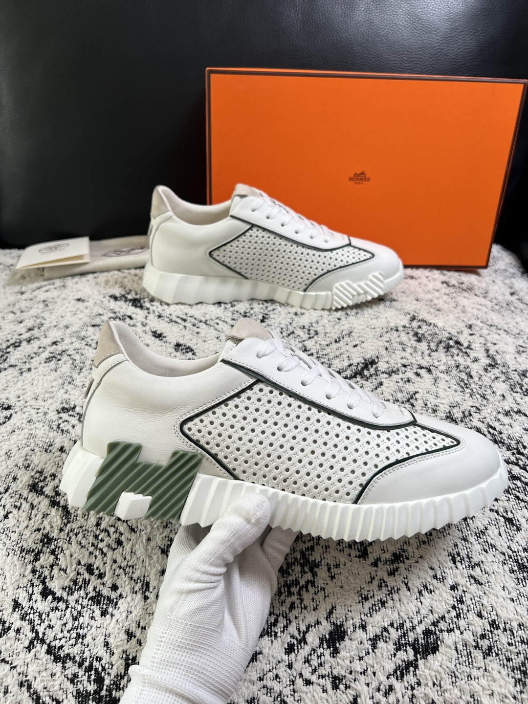 Hermes  高品质  顶级工艺品  爱马仕 专柜同步发售原厂配置，意大利进口原版牛皮面料，高品质拼接工艺，全进口水染