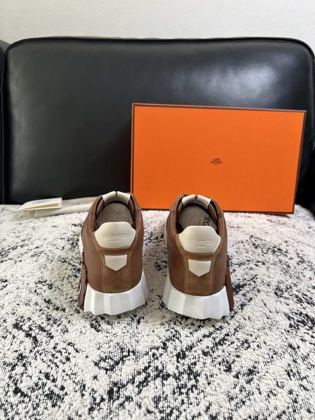 Hermes  高品质  顶级工艺品  爱马仕 专柜同步发售原厂配置，意大利进口原版牛皮面料，高品质拼接工艺，全进口水染