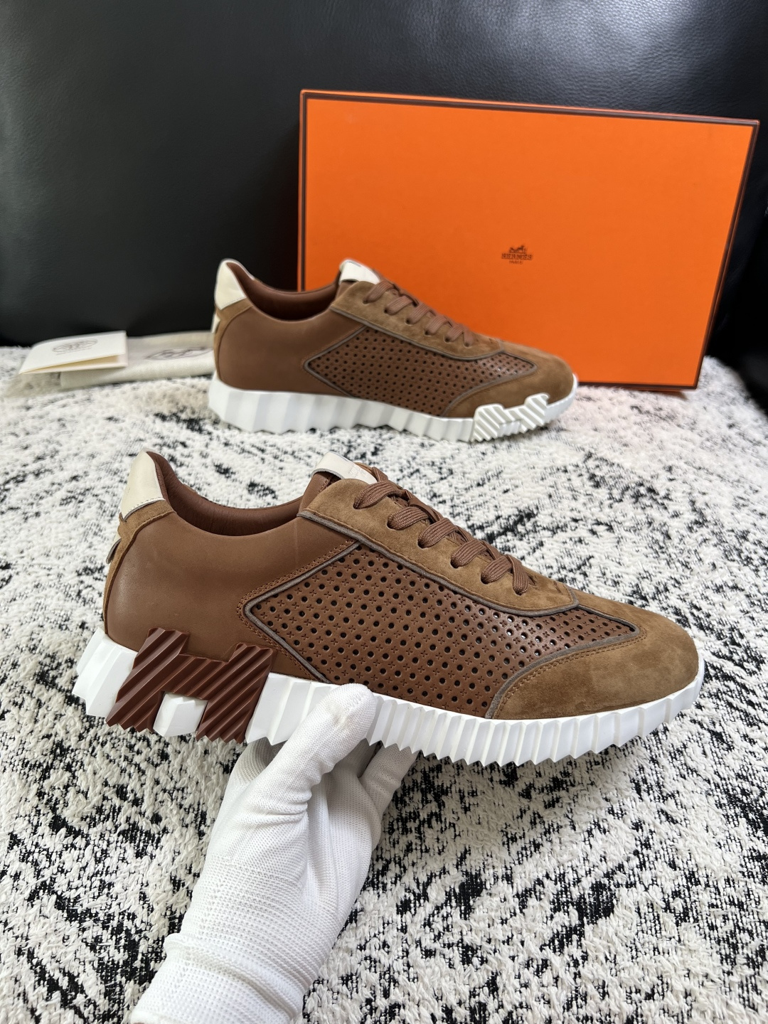 Hermes  高品质  顶级工艺品  爱马仕 专柜同步发售原厂配置，意大利进口原版牛皮面料，高品质拼接工艺，全进口水染