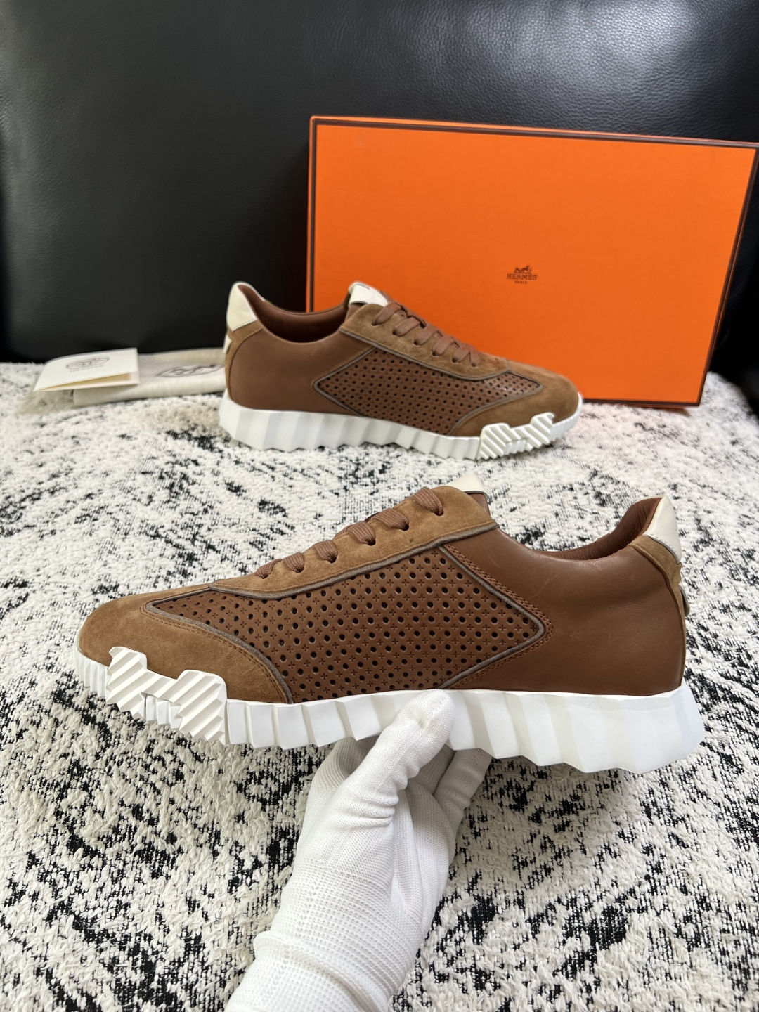 Hermes  高品质  顶级工艺品  爱马仕 专柜同步发售原厂配置，意大利进口原版牛皮面料，高品质拼接工艺，全进口水染