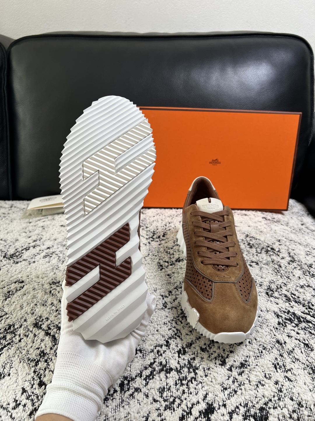 Hermes  高品质  顶级工艺品  爱马仕 专柜同步发售原厂配置，意大利进口原版牛皮面料，高品质拼接工艺，全进口水染