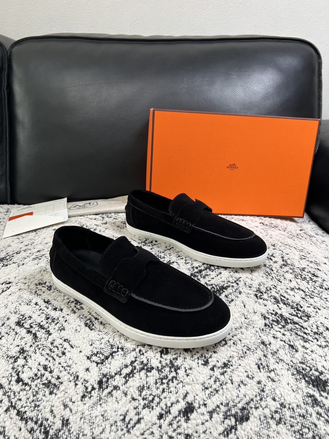 Hermes  高品质  顶级工艺品  爱马仕 专柜同步发售原厂配置，意大利进口原版牛皮面料，高品质拼接工艺，全进口水染