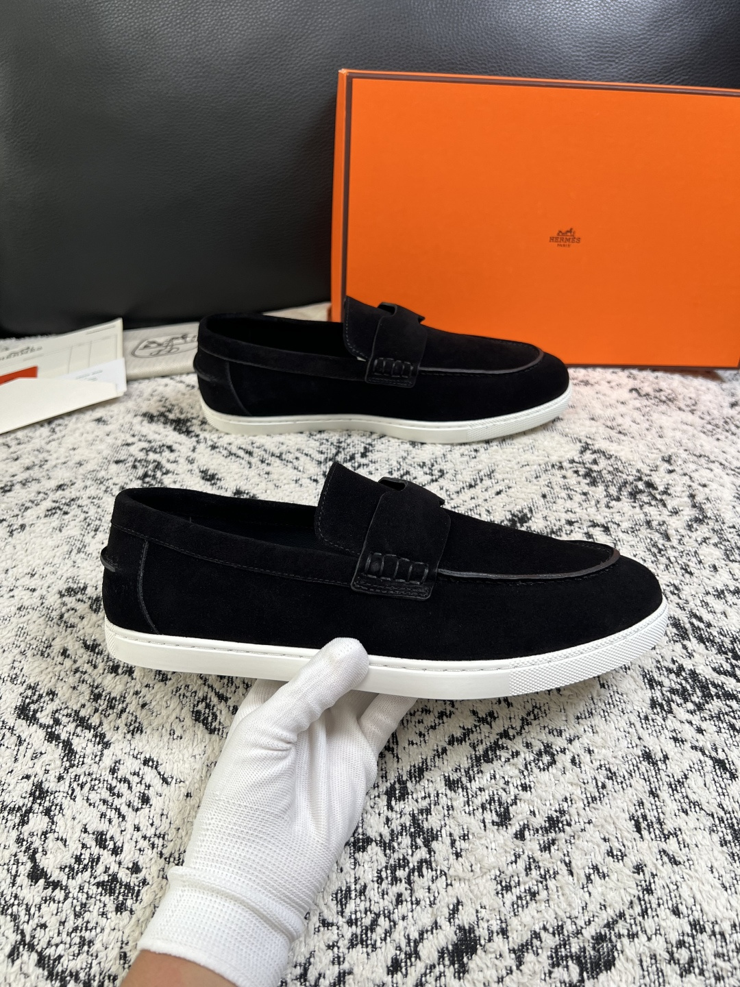 Hermes  高品质  顶级工艺品  爱马仕 专柜同步发售原厂配置，意大利进口原版牛皮面料，高品质拼接工艺，全进口水染
