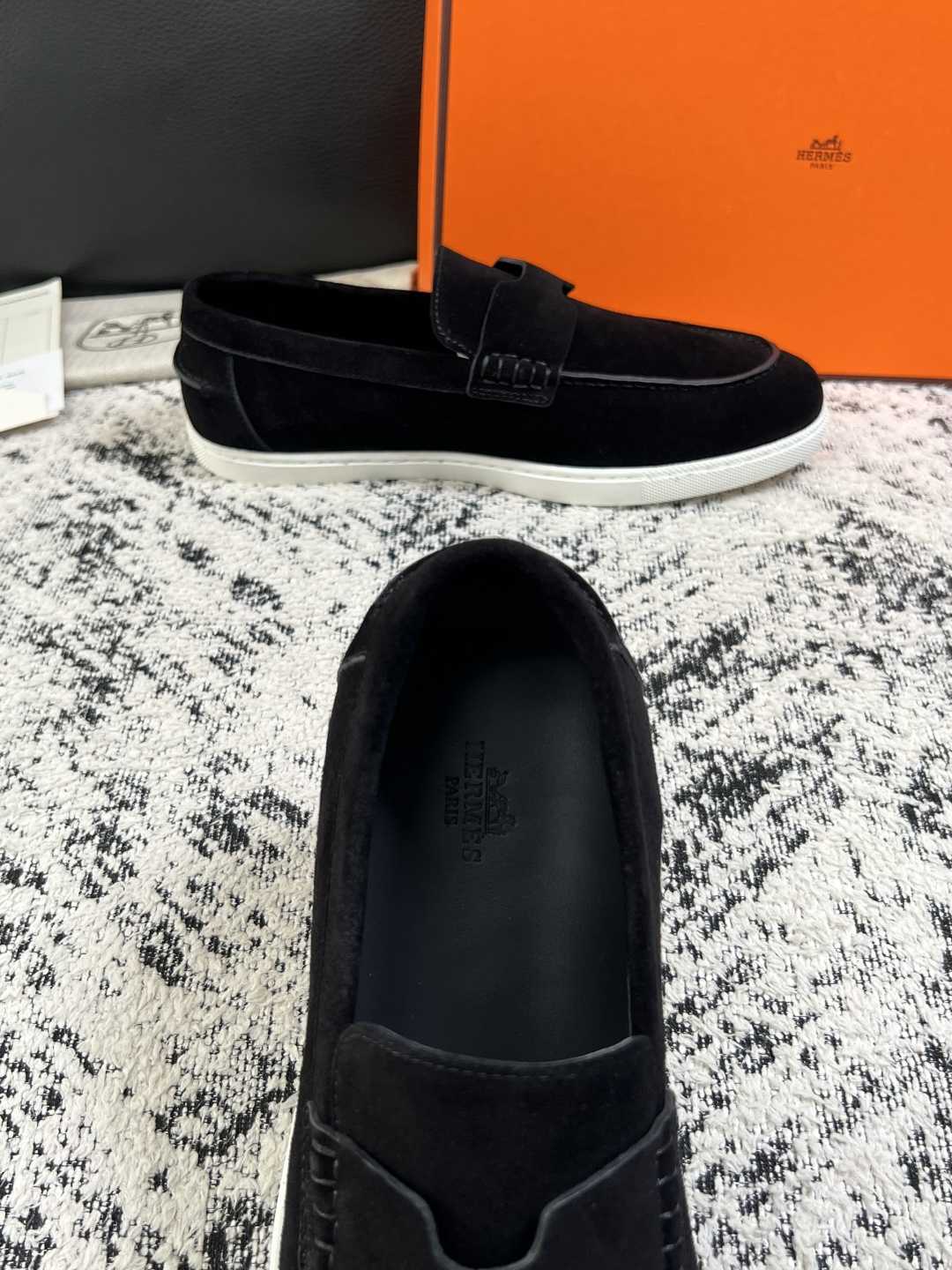Hermes  高品质  顶级工艺品  爱马仕 专柜同步发售原厂配置，意大利进口原版牛皮面料，高品质拼接工艺，全进口水染