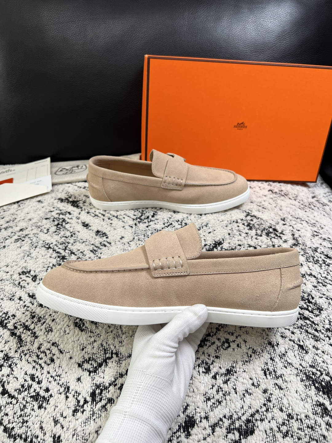Hermes  高品质  顶级工艺品  爱马仕 专柜同步发售原厂配置，意大利进口原版牛皮面料，高品质拼接工艺，全进口水染