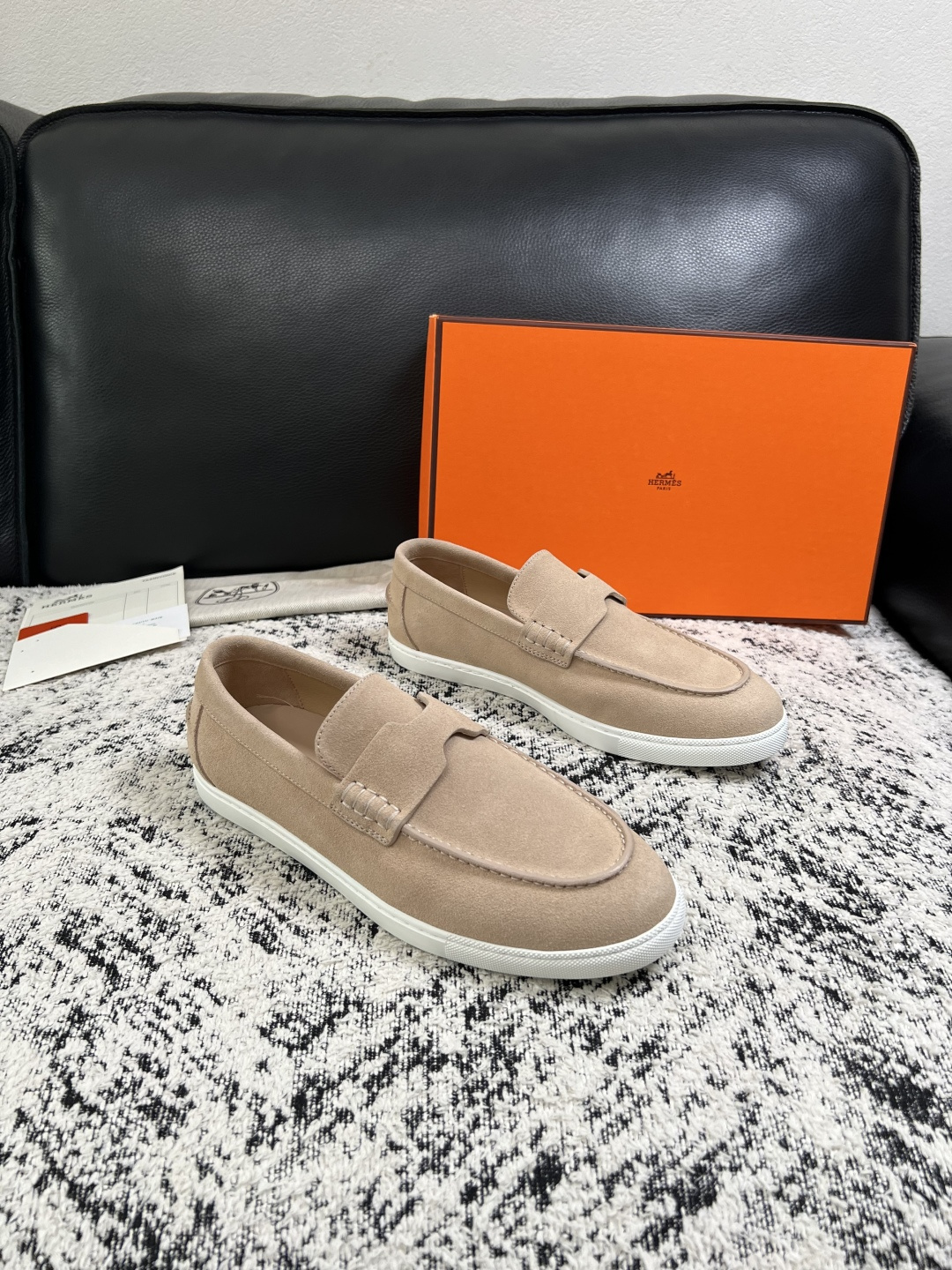 Hermes  高品质  顶级工艺品  爱马仕 专柜同步发售原厂配置，意大利进口原版牛皮面料，高品质拼接工艺，全进口水染