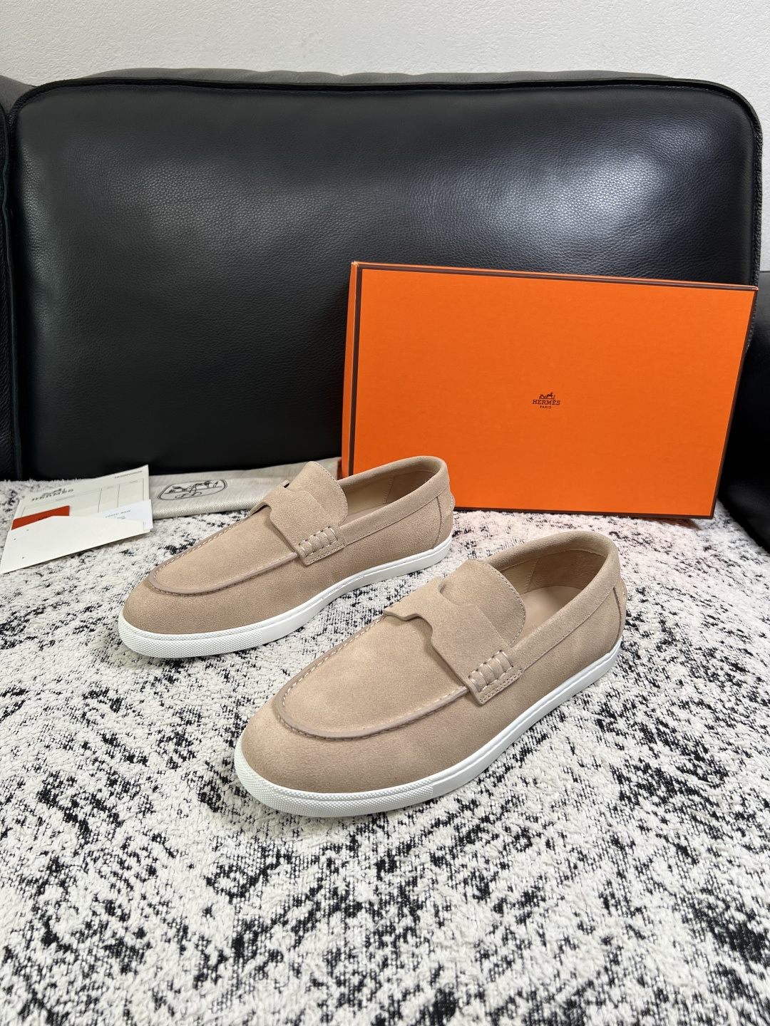 Hermes  高品质  顶级工艺品  爱马仕 专柜同步发售原厂配置，意大利进口原版牛皮面料，高品质拼接工艺，全进口水染