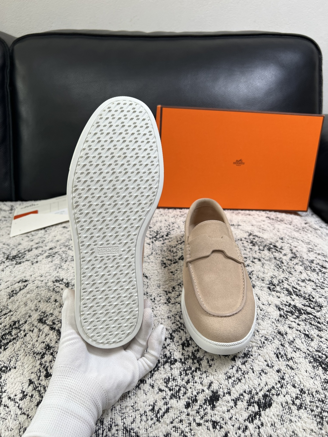 Hermes  高品质  顶级工艺品  爱马仕 专柜同步发售原厂配置，意大利进口原版牛皮面料，高品质拼接工艺，全进口水染