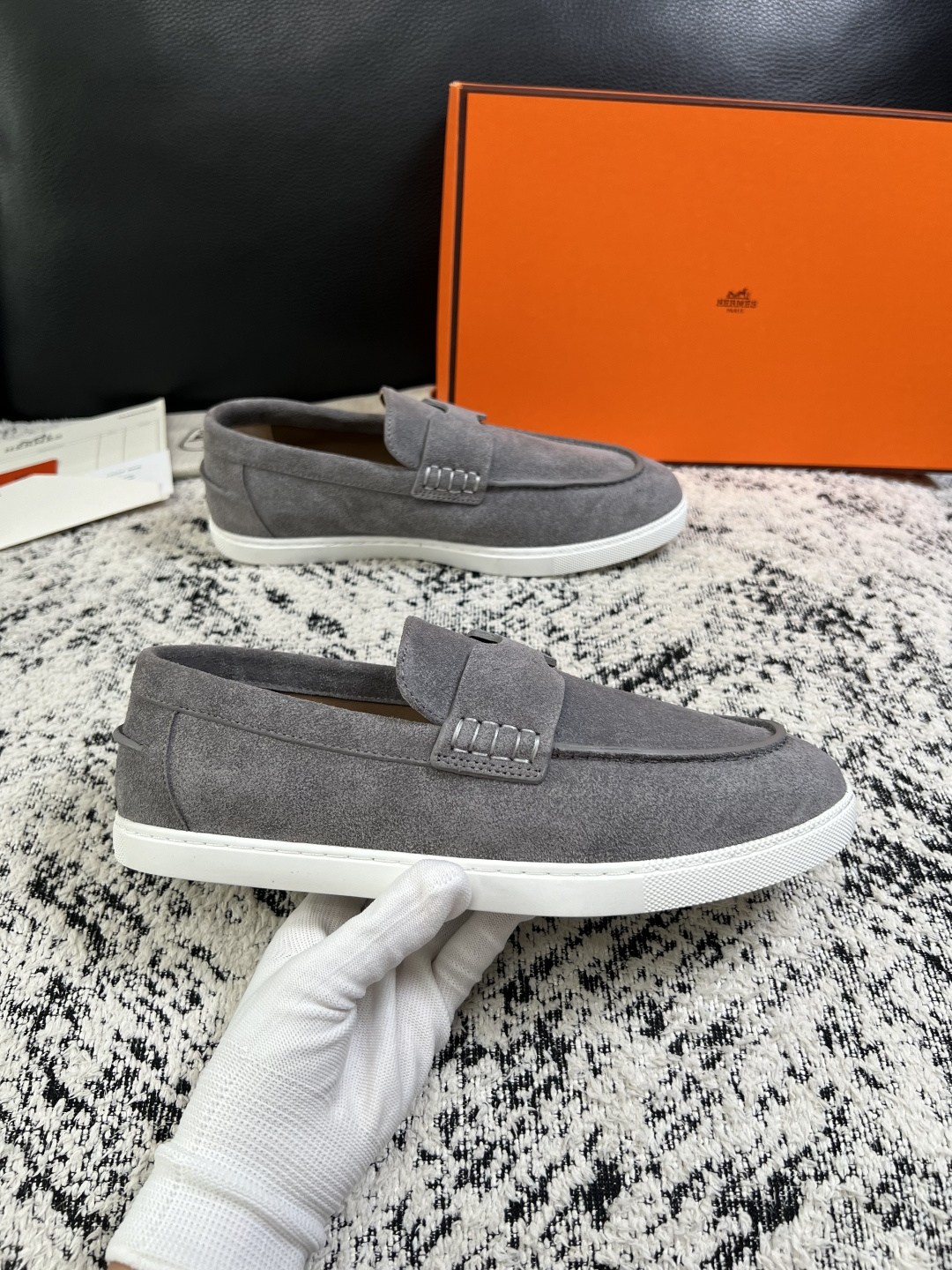 Hermes  高品质  顶级工艺品  爱马仕 专柜同步发售原厂配置，意大利进口原版牛皮面料，高品质拼接工艺，全进口水染