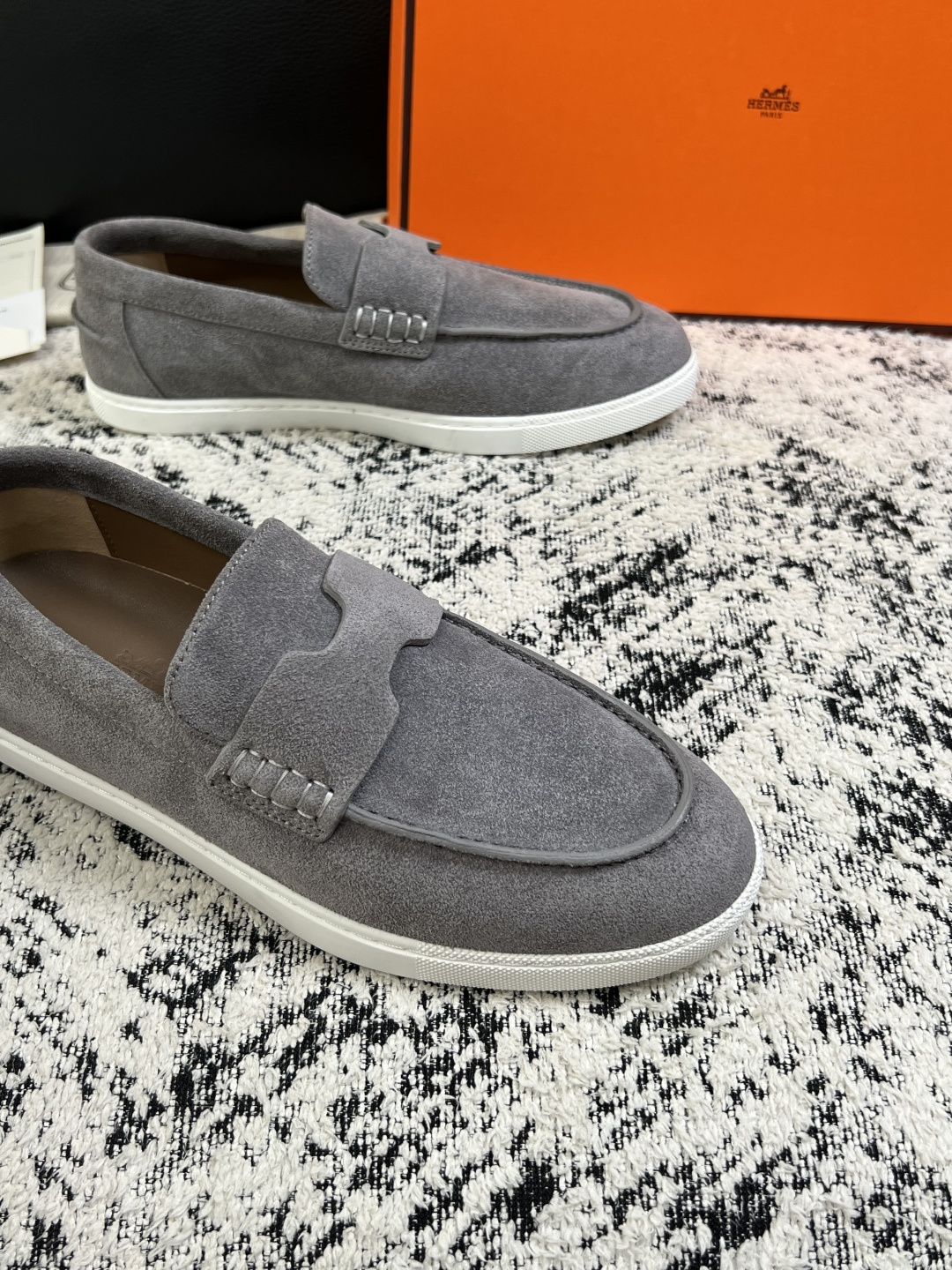 Hermes  高品质  顶级工艺品  爱马仕 专柜同步发售原厂配置，意大利进口原版牛皮面料，高品质拼接工艺，全进口水染