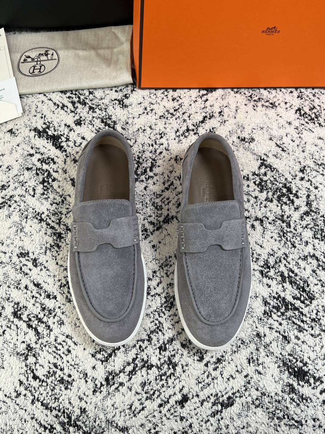 Hermes  高品质  顶级工艺品  爱马仕 专柜同步发售原厂配置，意大利进口原版牛皮面料，高品质拼接工艺，全进口水染