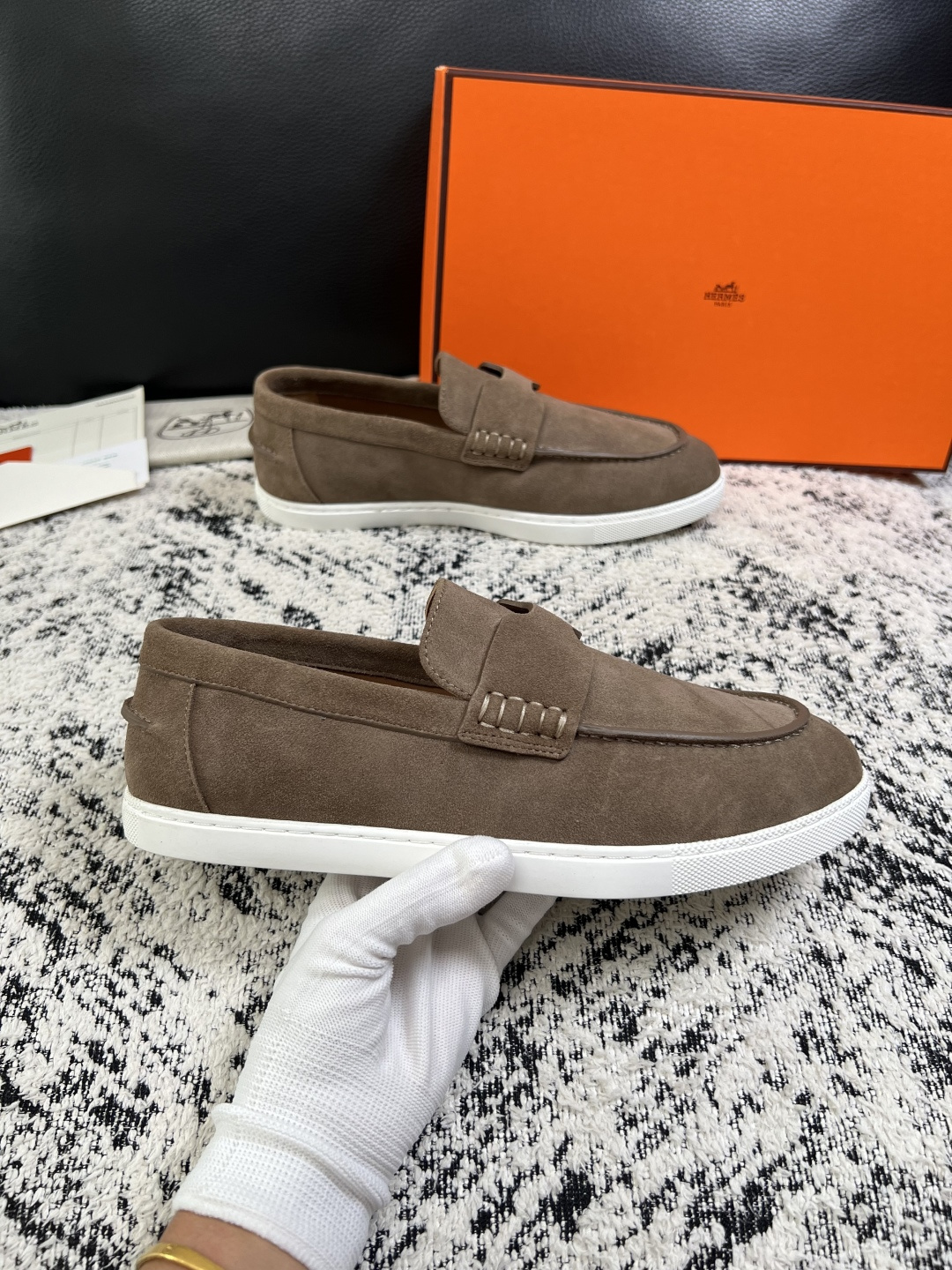 Hermes  高品质  顶级工艺品  爱马仕 专柜同步发售原厂配置，意大利进口原版牛皮面料，高品质拼接工艺，全进口水染