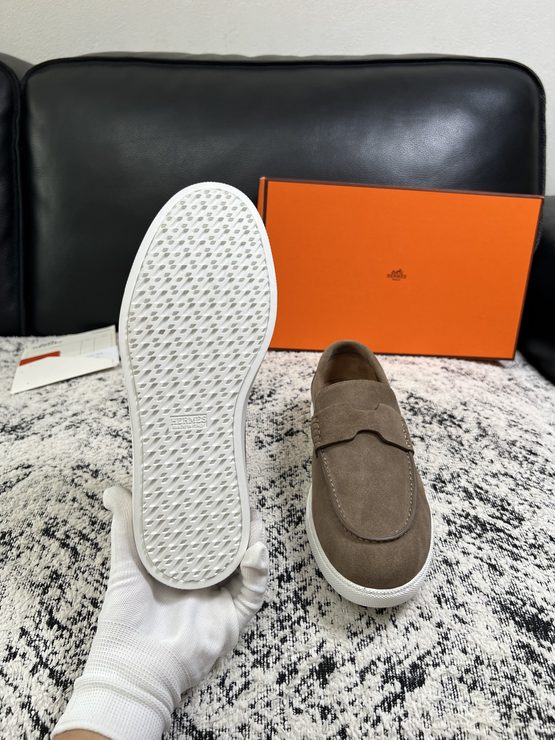 Hermes  高品质  顶级工艺品  爱马仕 专柜同步发售原厂配置，意大利进口原版牛皮面料，高品质拼接工艺，全进口水染