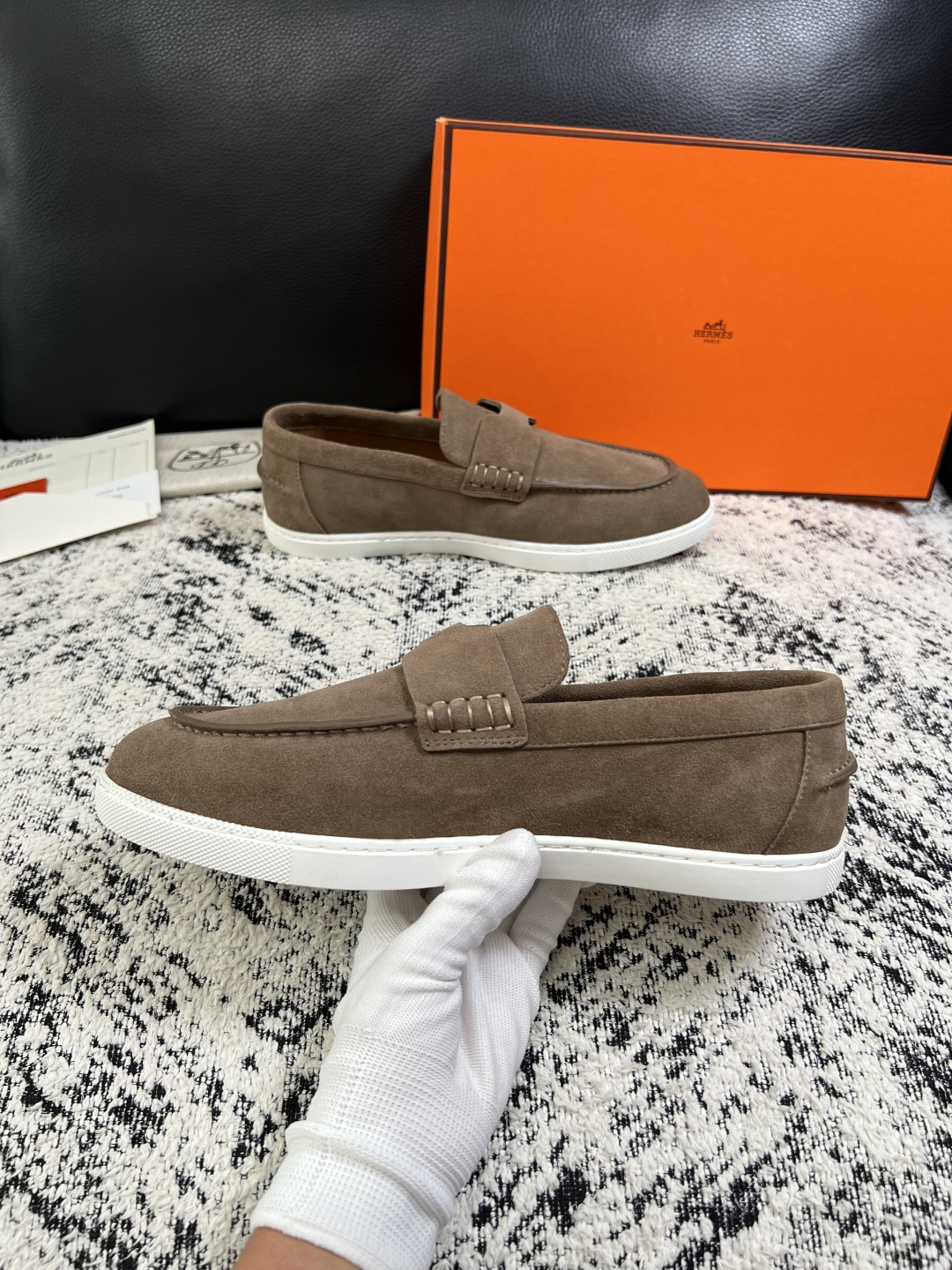 Hermes  高品质  顶级工艺品  爱马仕 专柜同步发售原厂配置，意大利进口原版牛皮面料，高品质拼接工艺，全进口水染