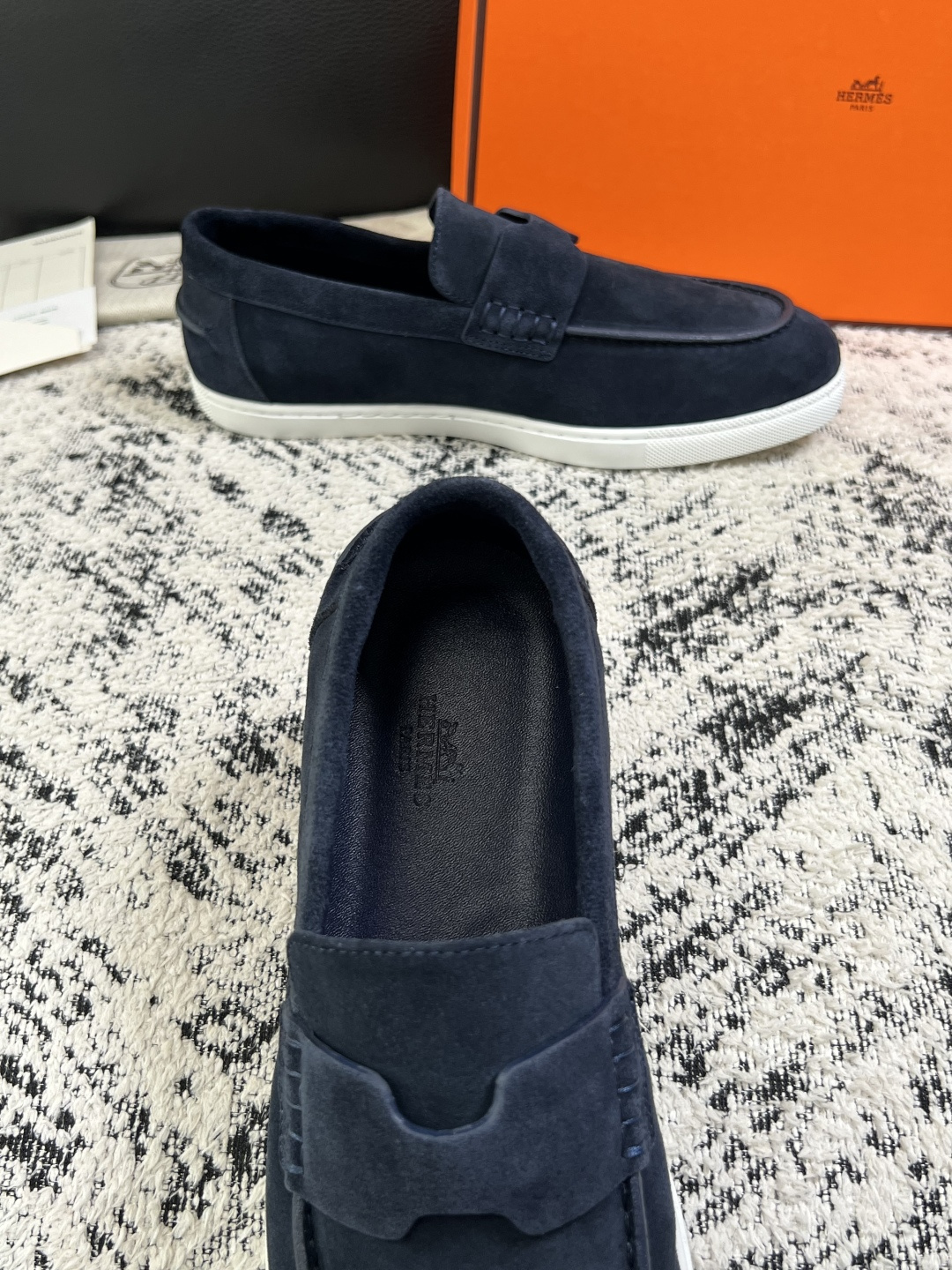 Hermes  高品质  顶级工艺品  爱马仕 专柜同步发售原厂配置，意大利进口原版牛皮面料，高品质拼接工艺，全进口水染