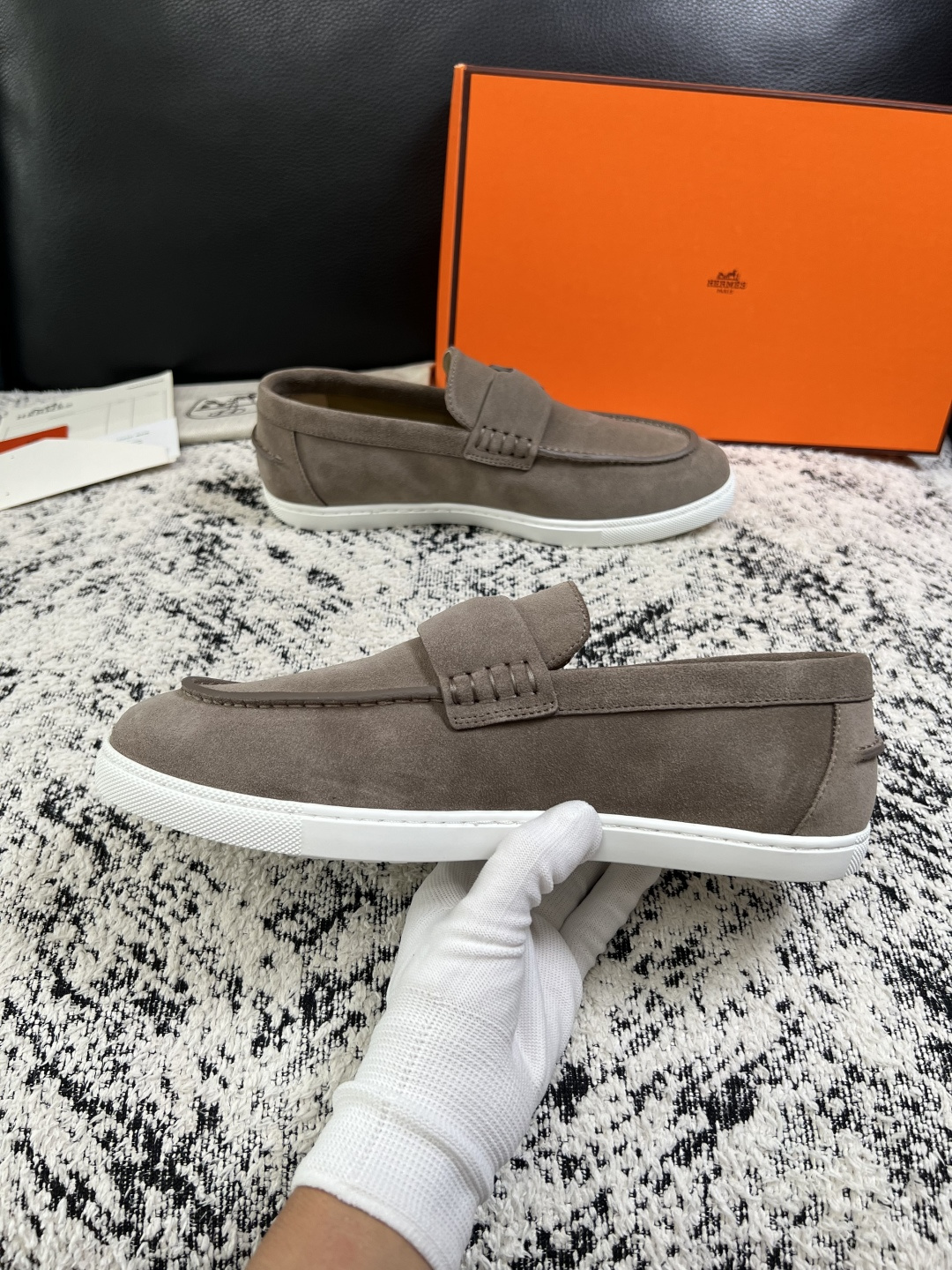 Hermes  高品质  顶级工艺品  爱马仕 专柜同步发售原厂配置，意大利进口原版牛皮面料，高品质拼接工艺，全进口水染
