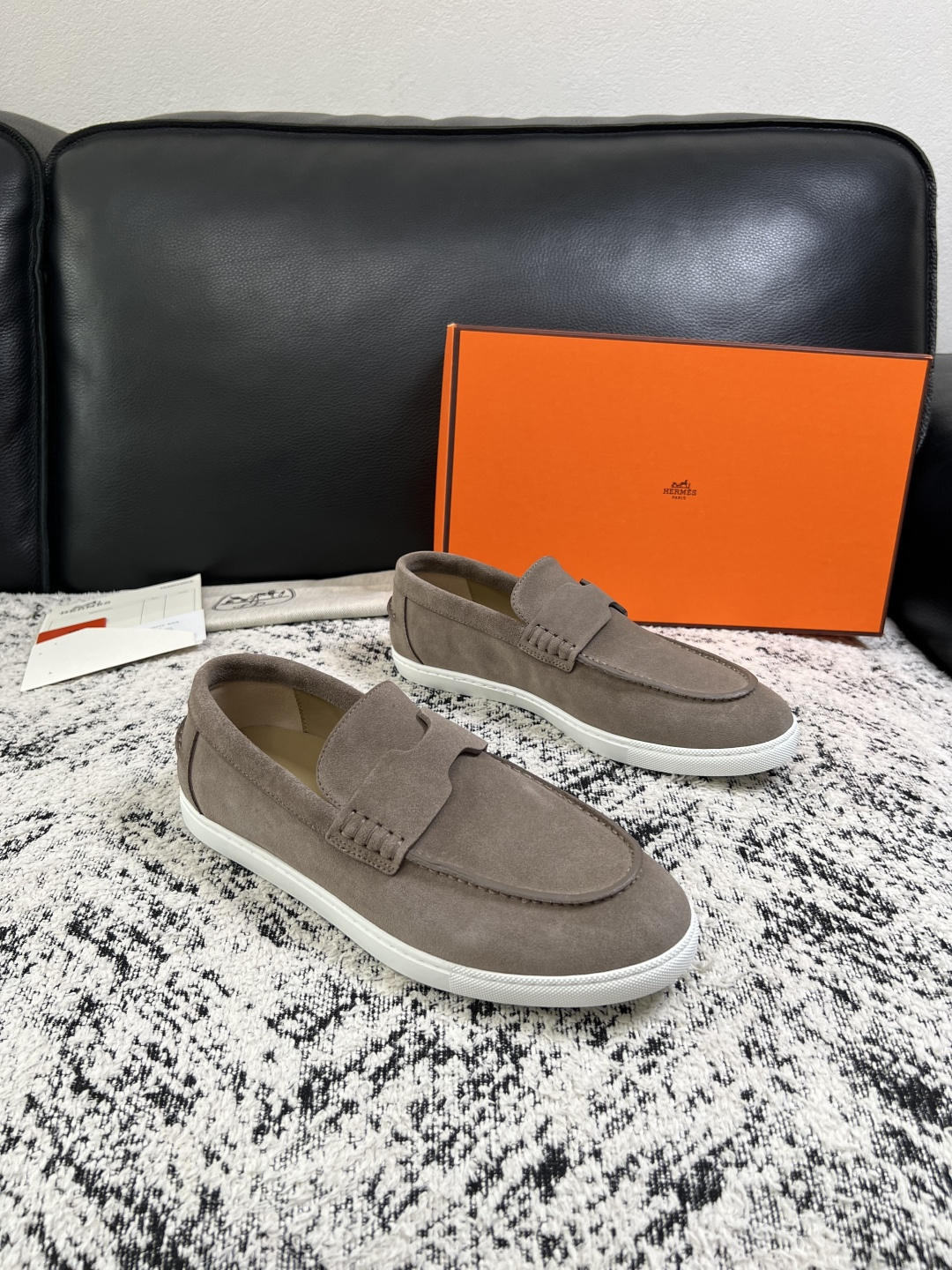 Hermes  高品质  顶级工艺品  爱马仕 专柜同步发售原厂配置，意大利进口原版牛皮面料，高品质拼接工艺，全进口水染