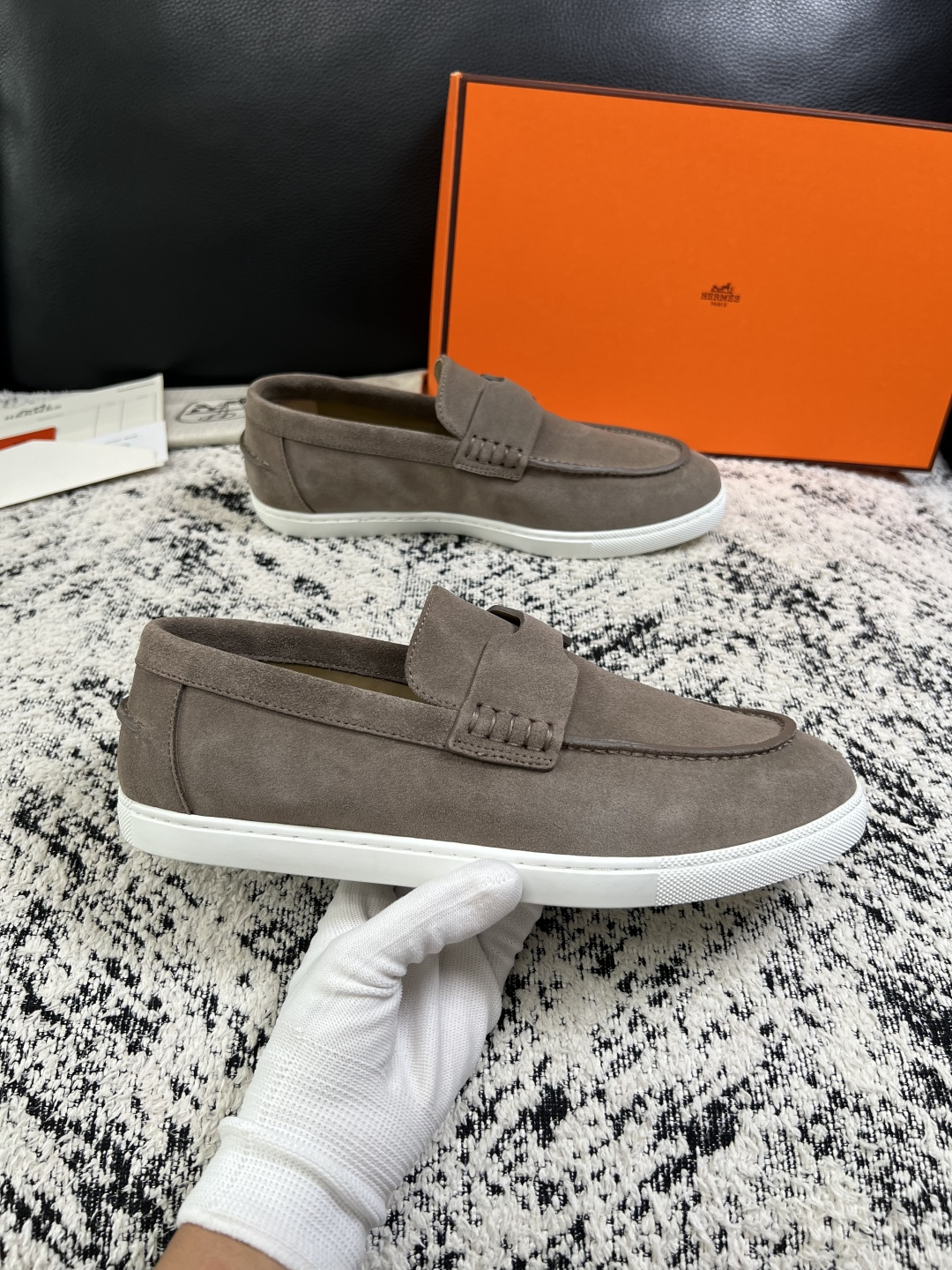 Hermes  高品质  顶级工艺品  爱马仕 专柜同步发售原厂配置，意大利进口原版牛皮面料，高品质拼接工艺，全进口水染