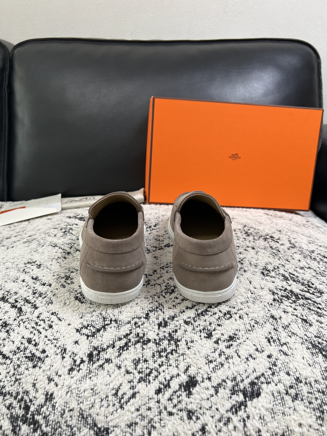 Hermes  高品质  顶级工艺品  爱马仕 专柜同步发售原厂配置，意大利进口原版牛皮面料，高品质拼接工艺，全进口水染