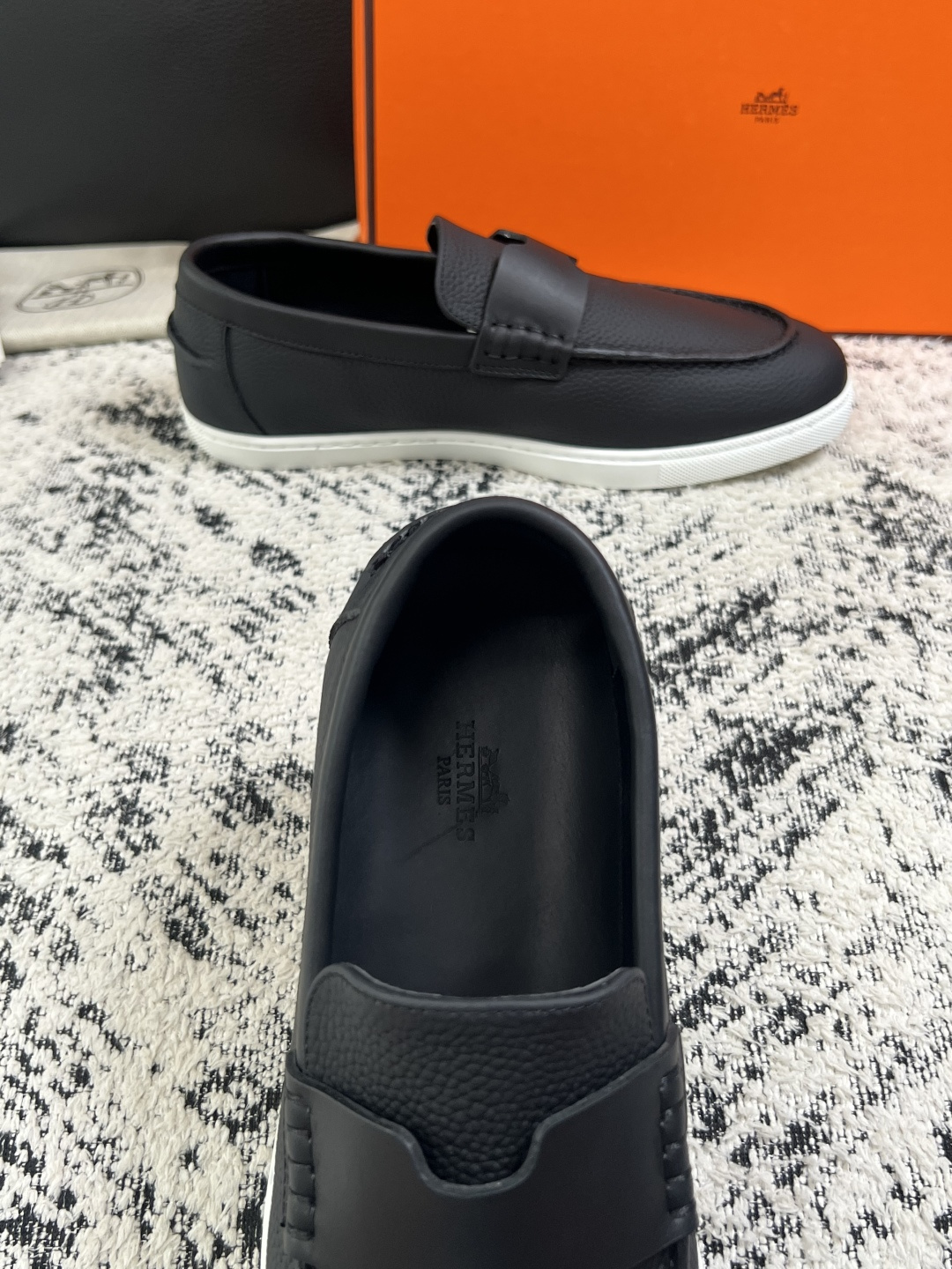 Hermes  高品质  顶级工艺品  爱马仕 专柜同步发售原厂配置，意大利进口原版牛皮面料，高品质拼接工艺，全进口水染