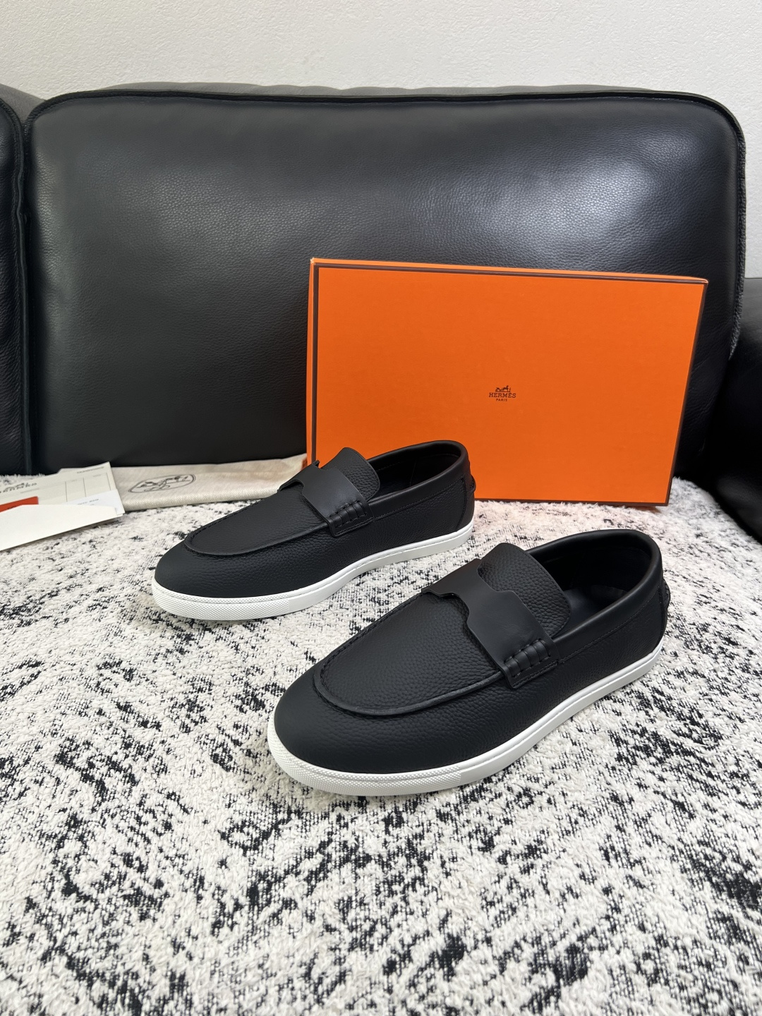 Hermes  高品质  顶级工艺品  爱马仕 专柜同步发售原厂配置，意大利进口原版牛皮面料，高品质拼接工艺，全进口水染