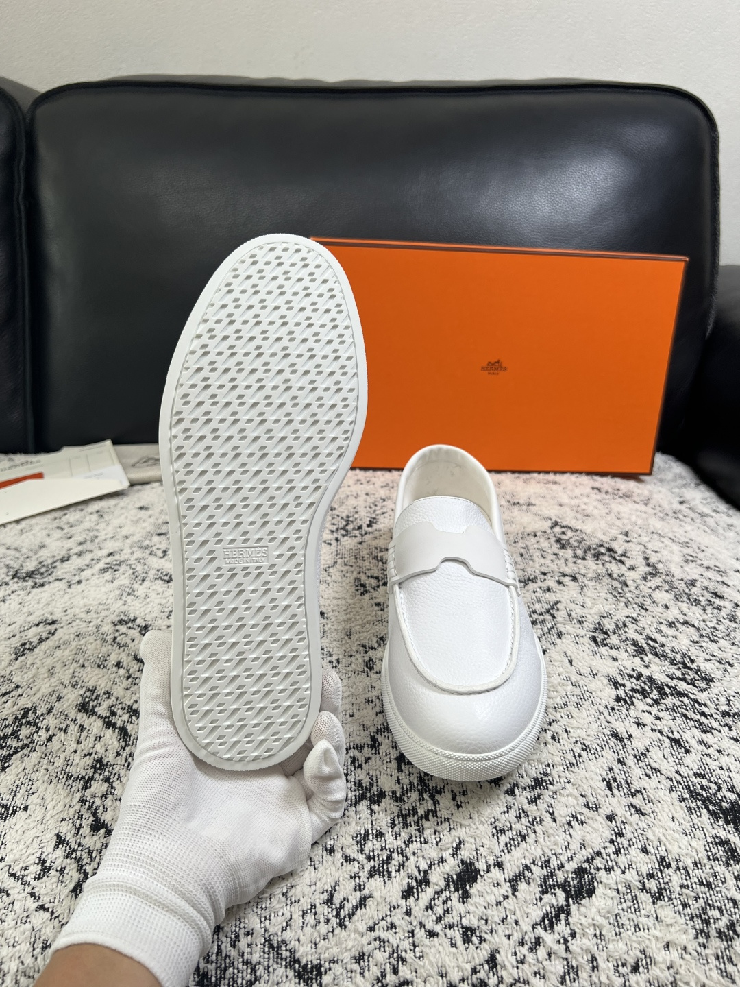 Hermes  高品质  顶级工艺品  爱马仕 专柜同步发售原厂配置，意大利进口原版牛皮面料，高品质拼接工艺，全进口水染