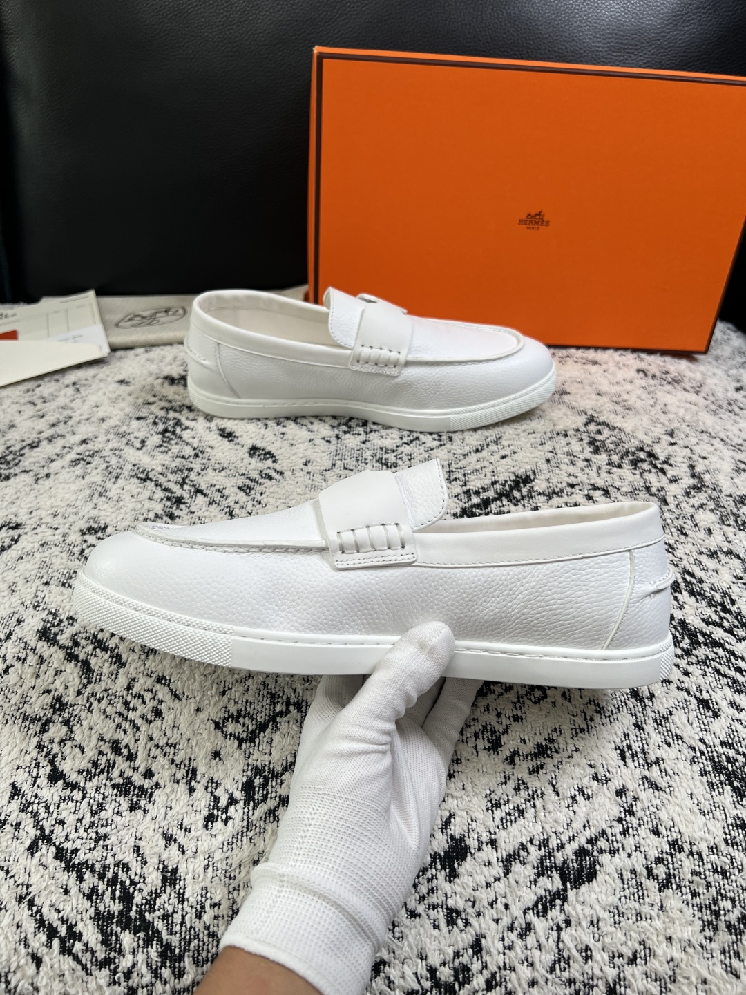 Hermes  高品质  顶级工艺品  爱马仕 专柜同步发售原厂配置，意大利进口原版牛皮面料，高品质拼接工艺，全进口水染