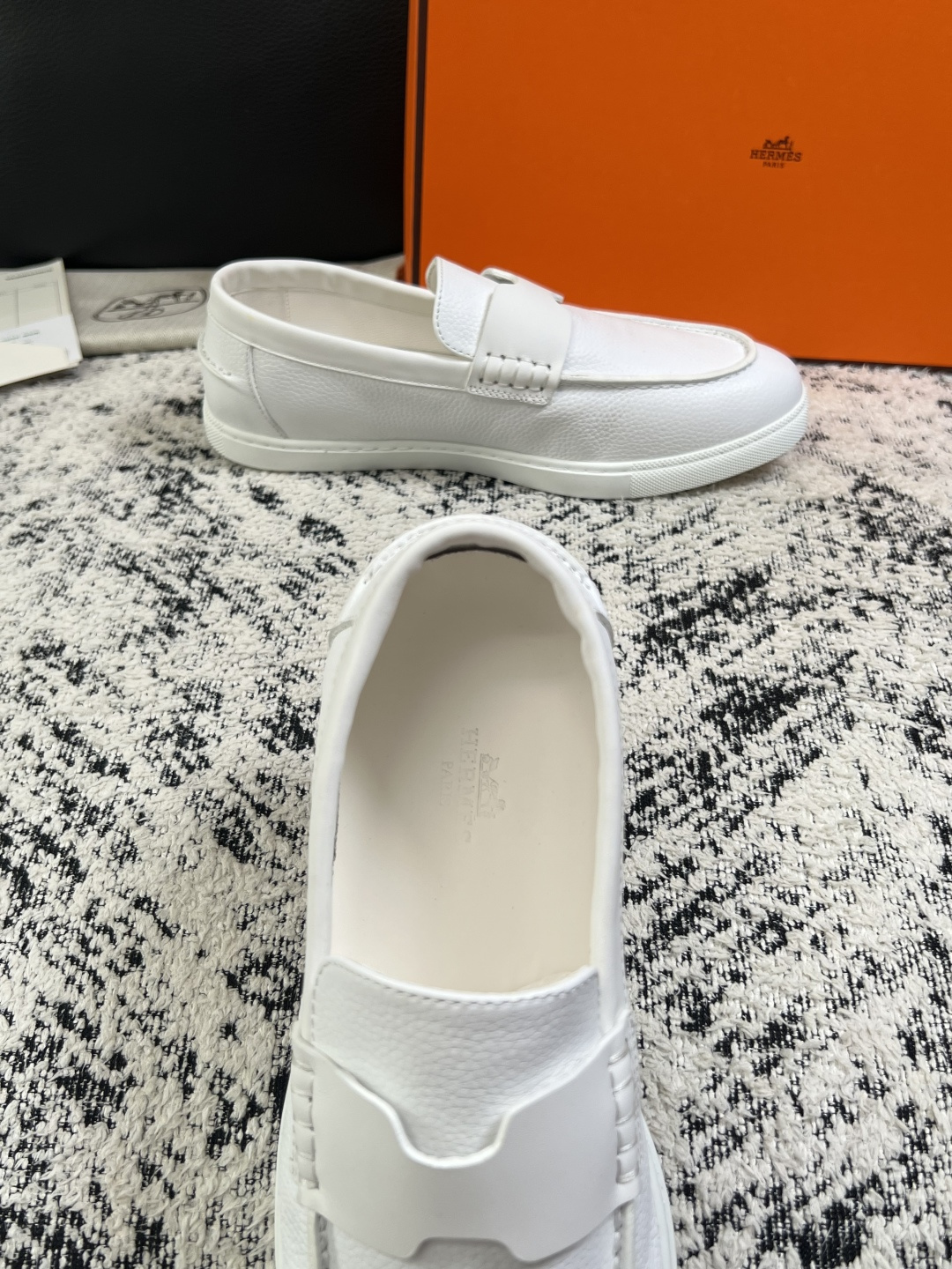 Hermes  高品质  顶级工艺品  爱马仕 专柜同步发售原厂配置，意大利进口原版牛皮面料，高品质拼接工艺，全进口水染