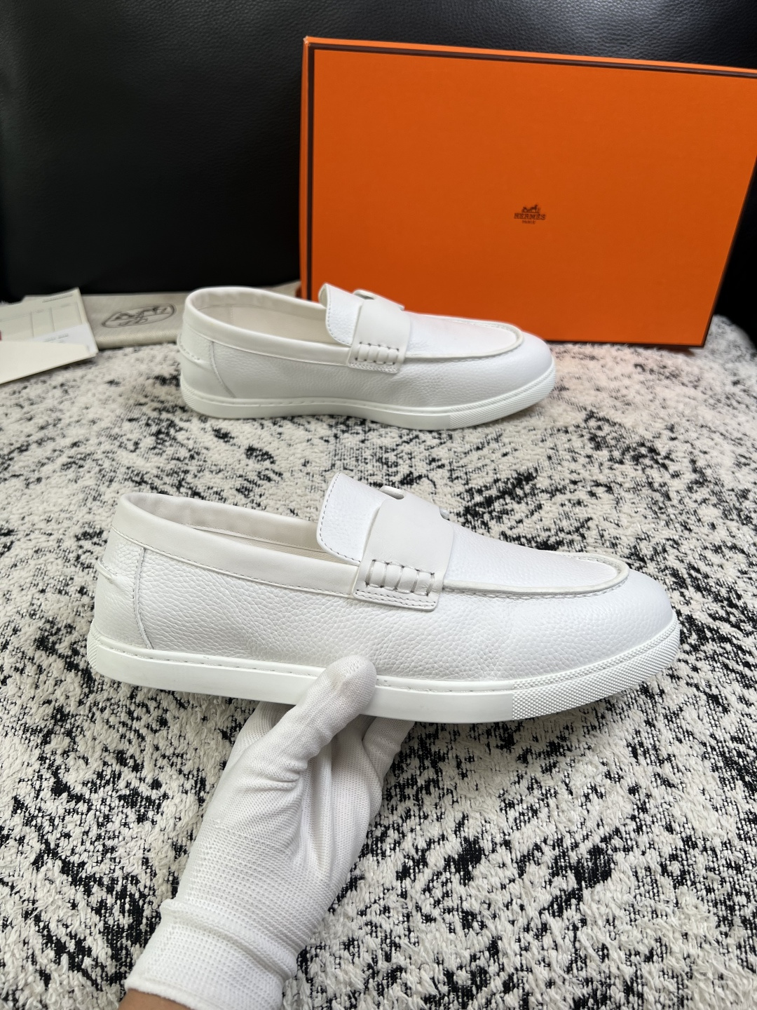 Hermes  高品质  顶级工艺品  爱马仕 专柜同步发售原厂配置，意大利进口原版牛皮面料，高品质拼接工艺，全进口水染